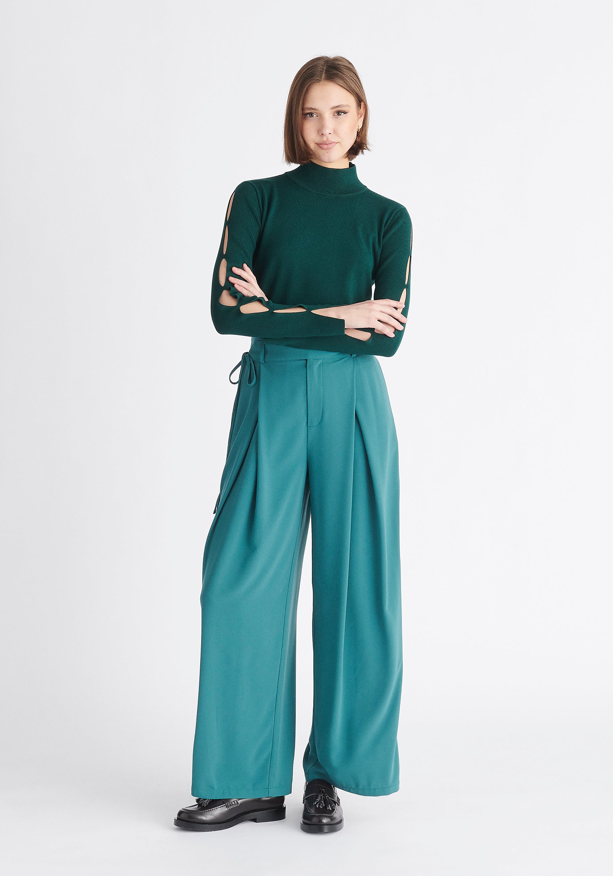 Paisie Knitted Cut Out Sleeve Top in Dark Green