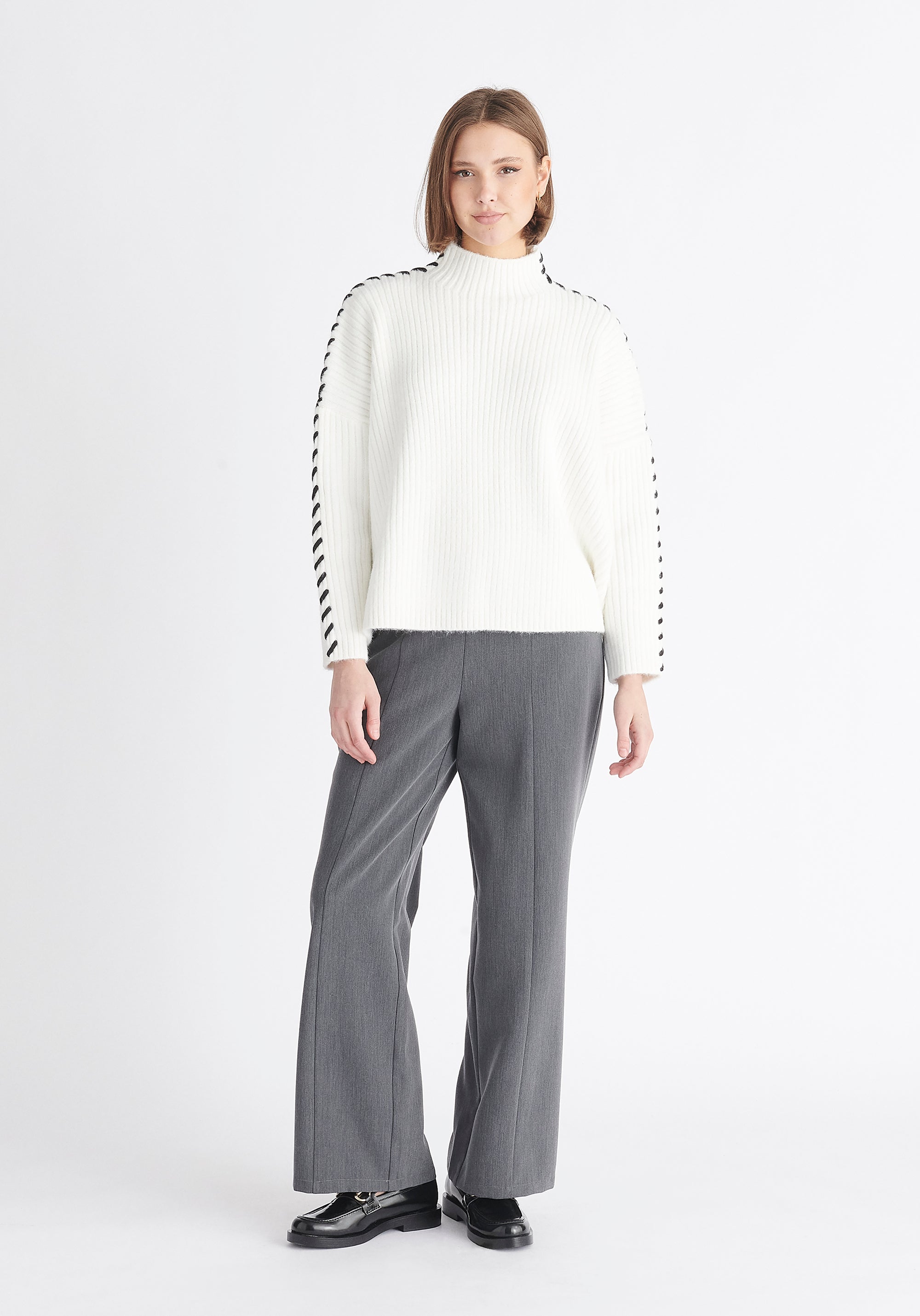 Paisie Contrast Whipstitch Jumper in White