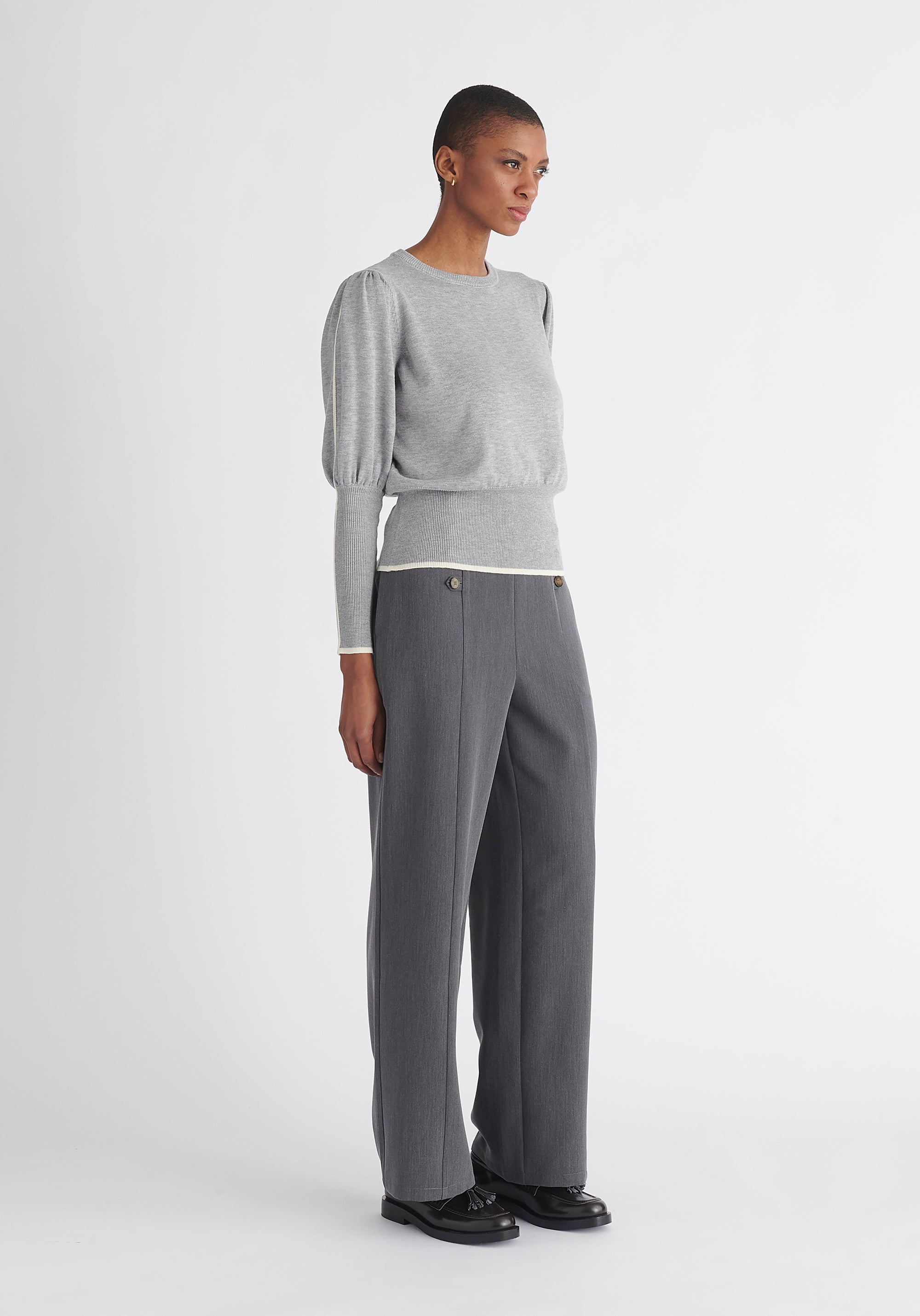 Paisie Contrast Colour Edge Knitted Top in Light Grey Side