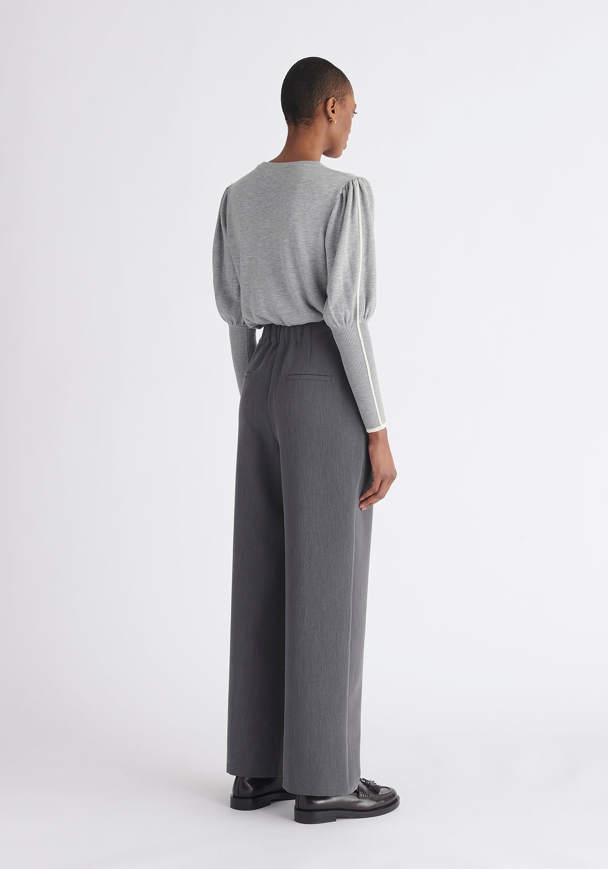 Paisie Contrast Colour Edge Knitted Top in Light Grey Back