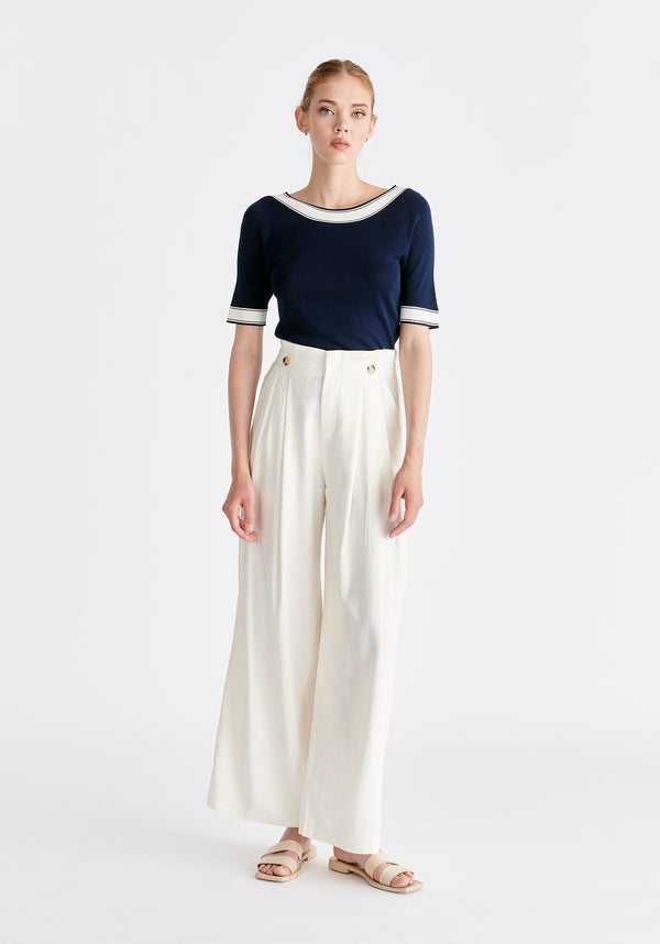 Scoop Back Top in Black and White