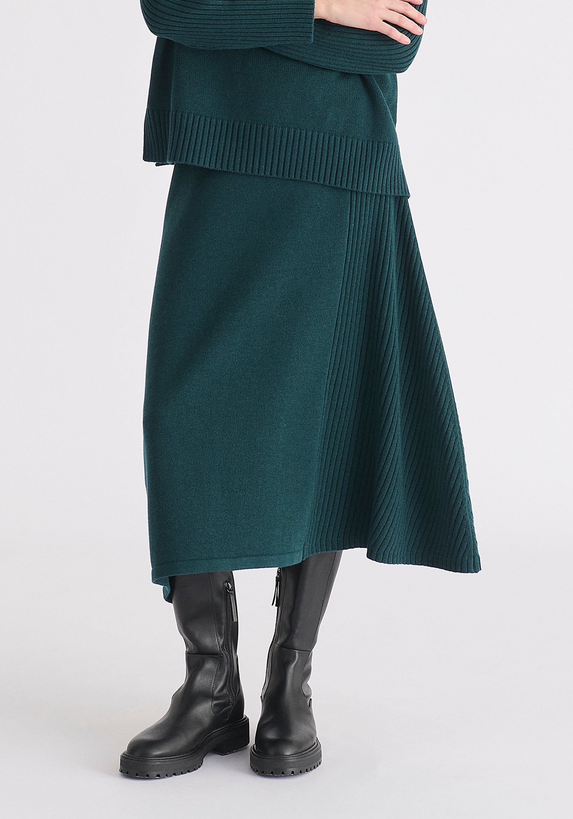 Knitted A-Line Midi Skirt with Ribbed Details in Dark Green