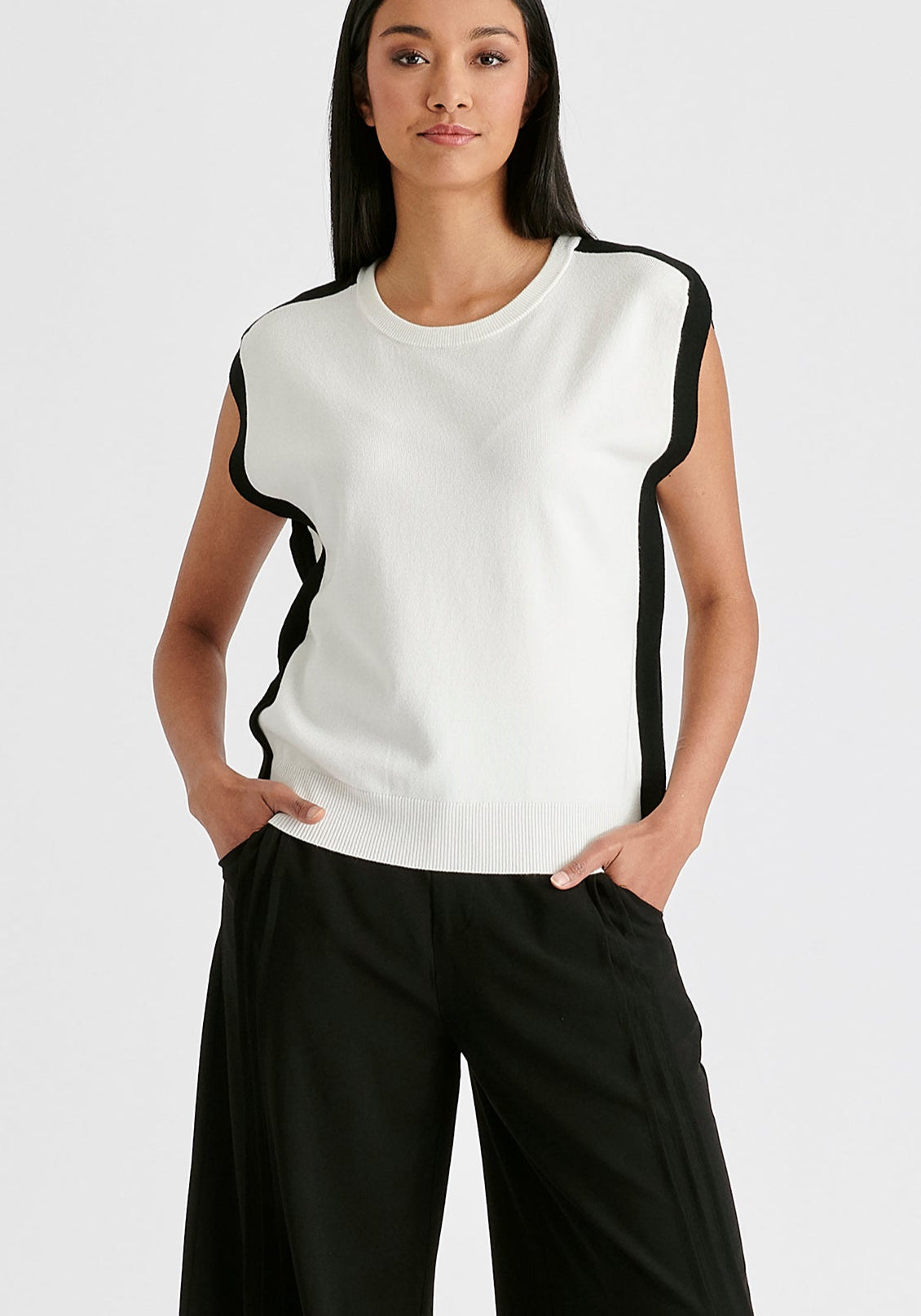 Contrast Trim Round Neck Knit Top in White and Black