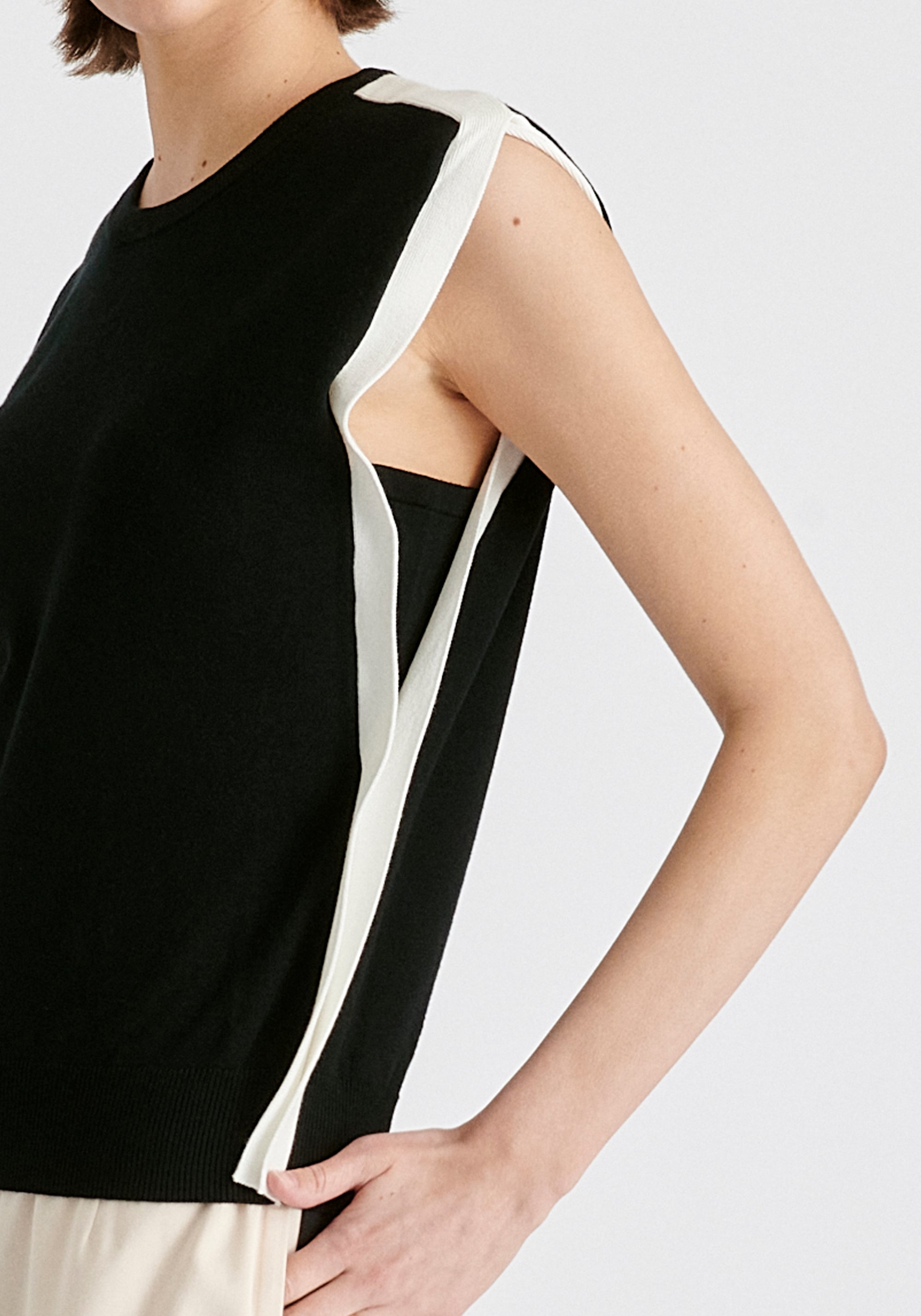 Contrast Trim Round Neck Knit Top in Black and White Closeup