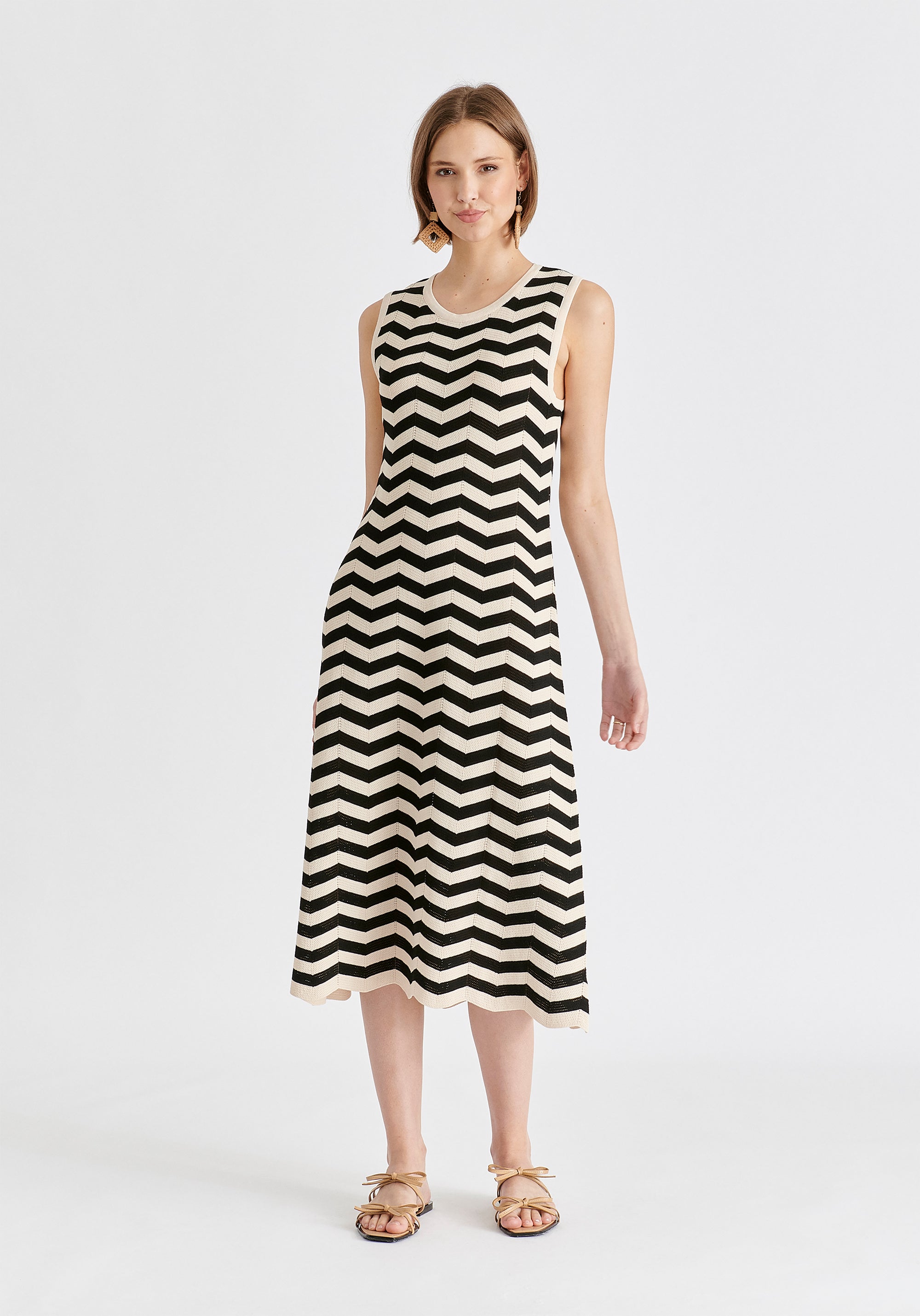 Sleeveless Midi Knit Dress in Zigzag Pattern in Black and Beige