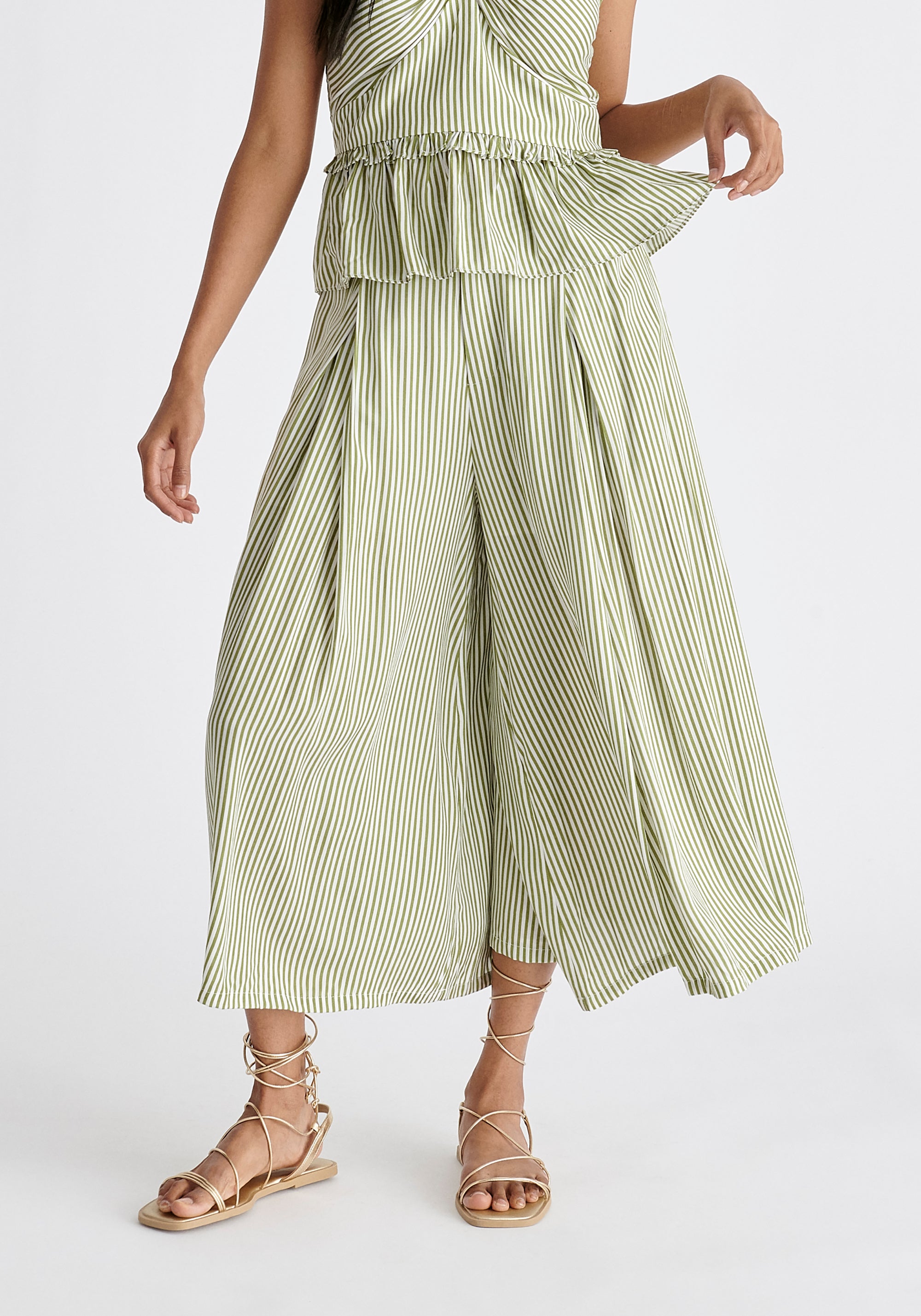 Belted Pleated Culottes in Green and White