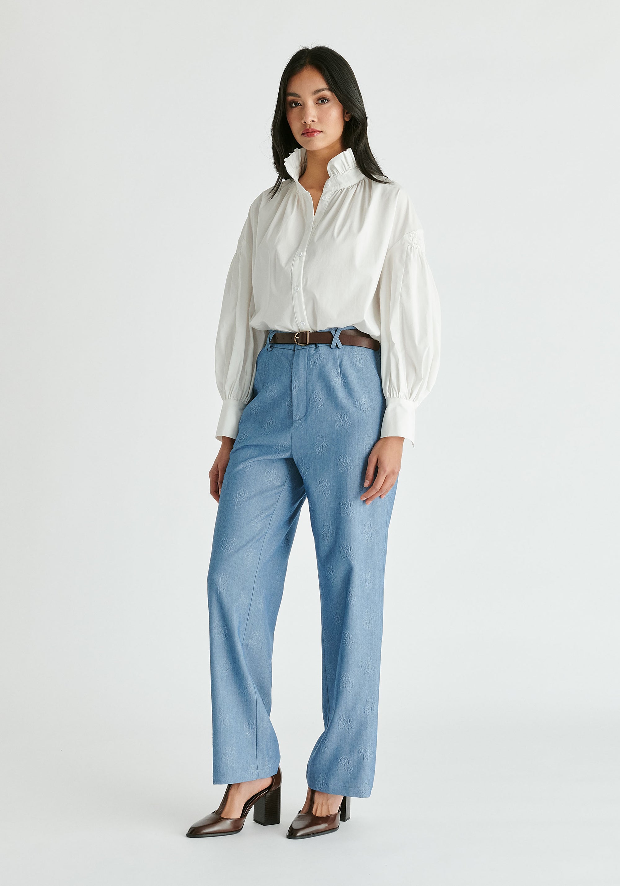 Puff Sleeve Shirt with Ruffled Collar in White Side