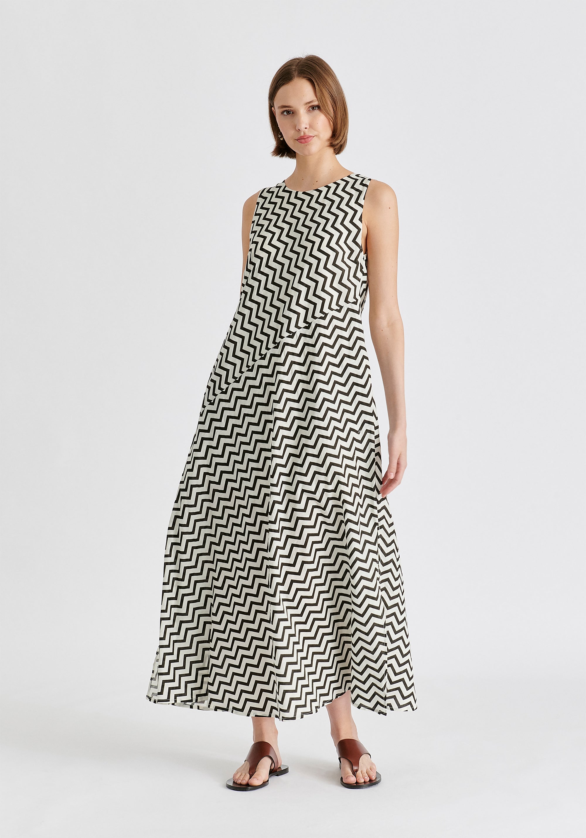A-Line Midaxi Dress in Zigzag Pattern in White and Black Front
