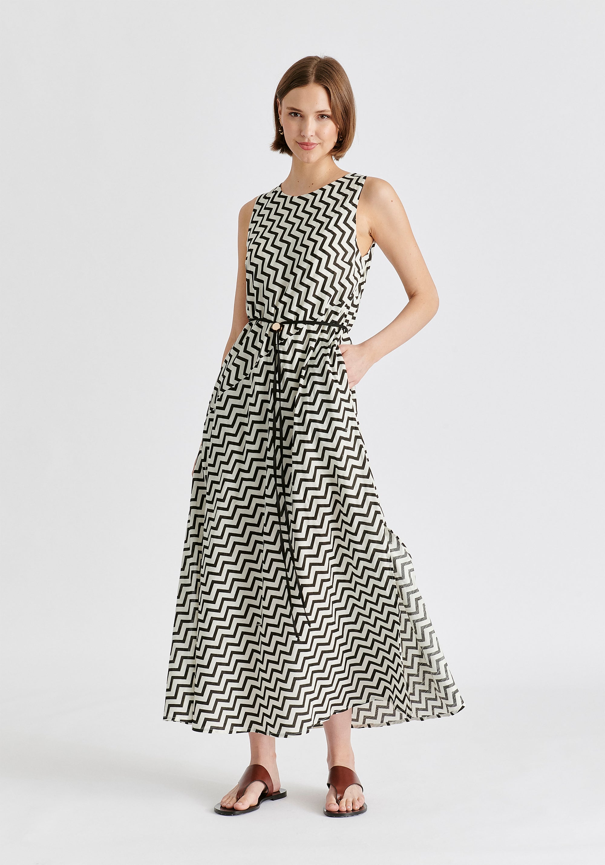 A-Line Midaxi Dress in Zigzag Pattern in White and Black Front