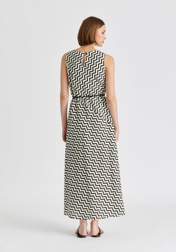 A-Line Midaxi Dress in Zigzag Pattern in White and Black Back
