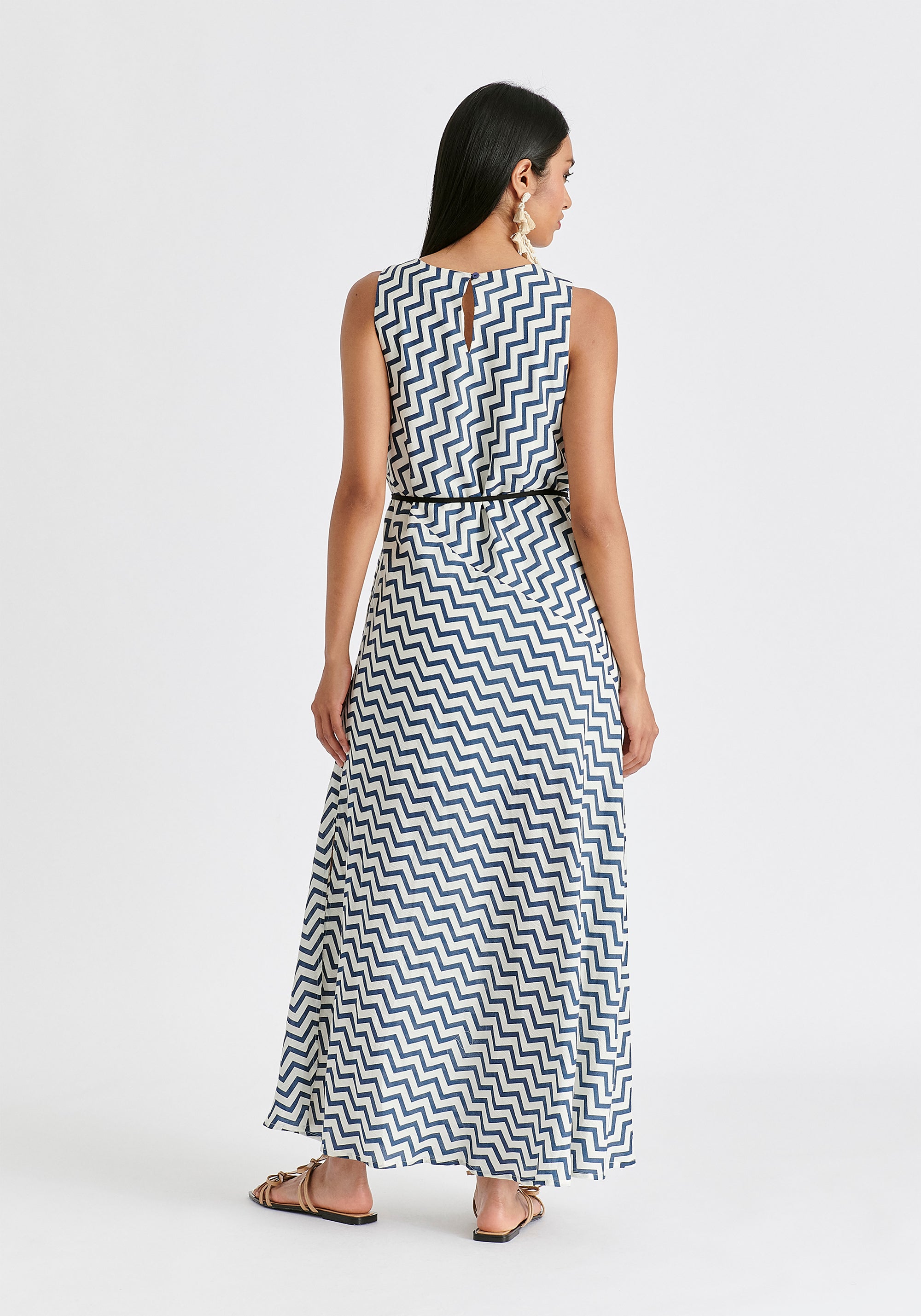 A-Line Midaxi Dress in Zigzag Pattern in White and Blue Back