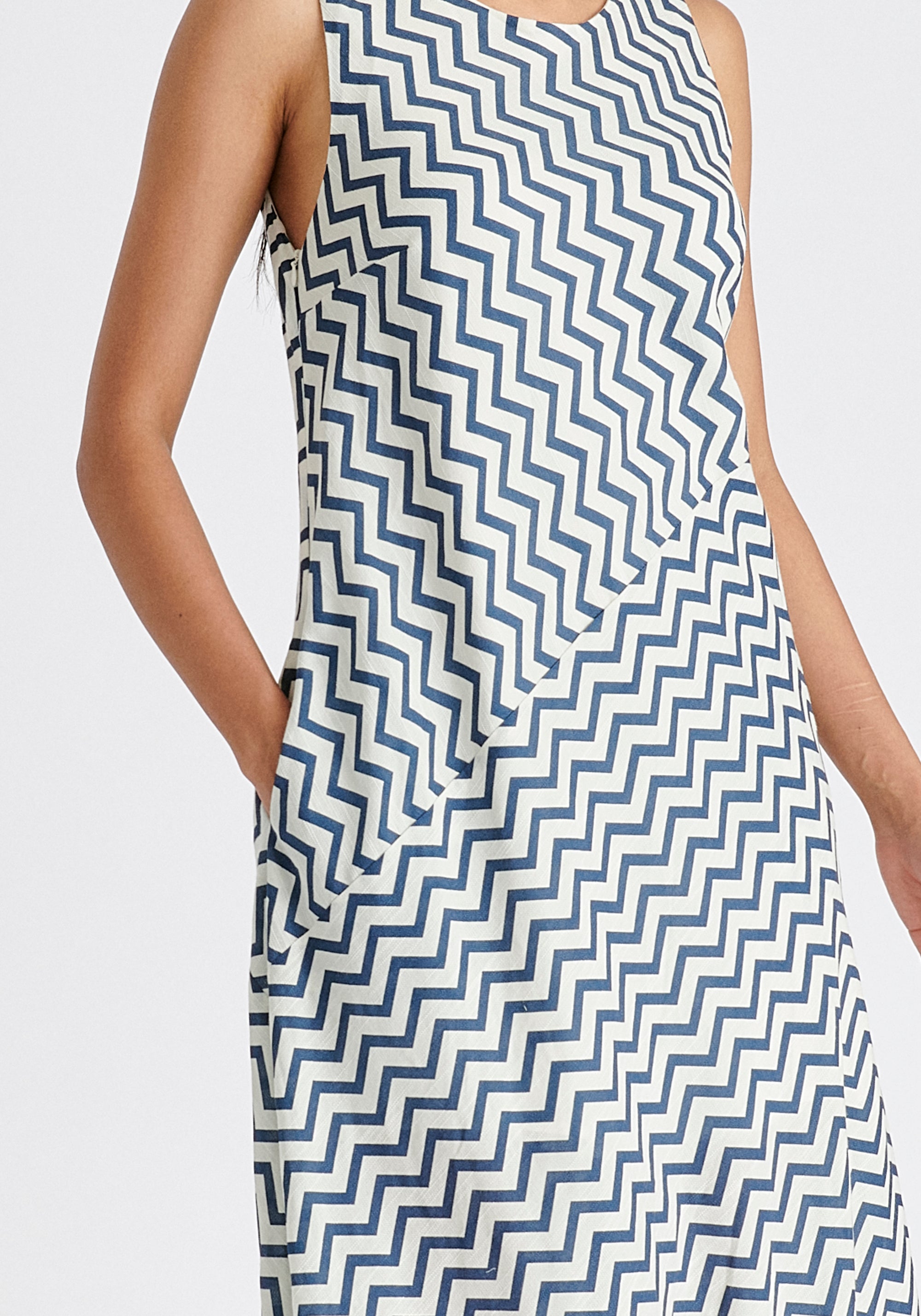 A-Line Midaxi Dress in Zigzag Pattern in White and Blue Closeup