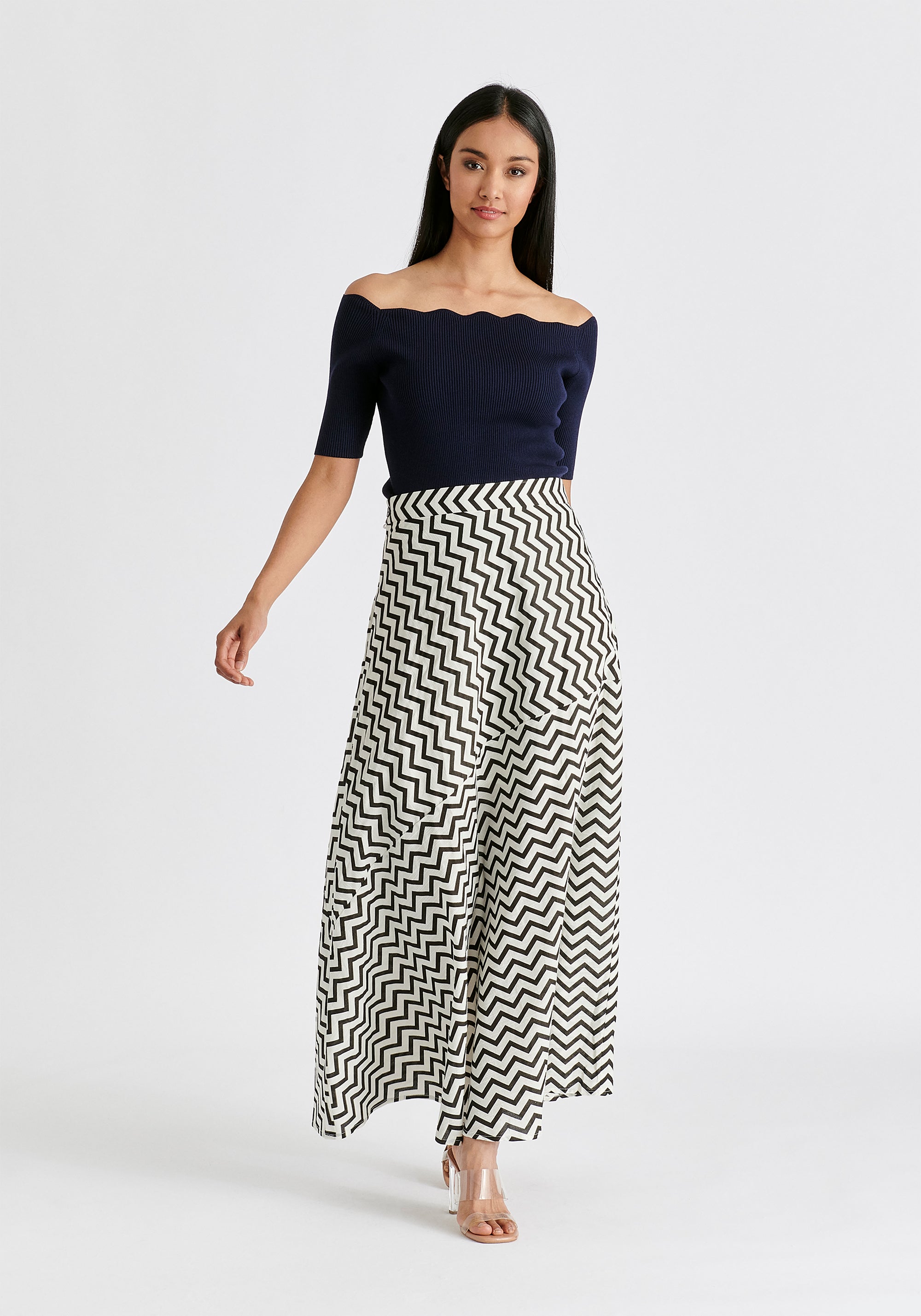 Maxi Skirt in Zigzag Pattern in White and Black