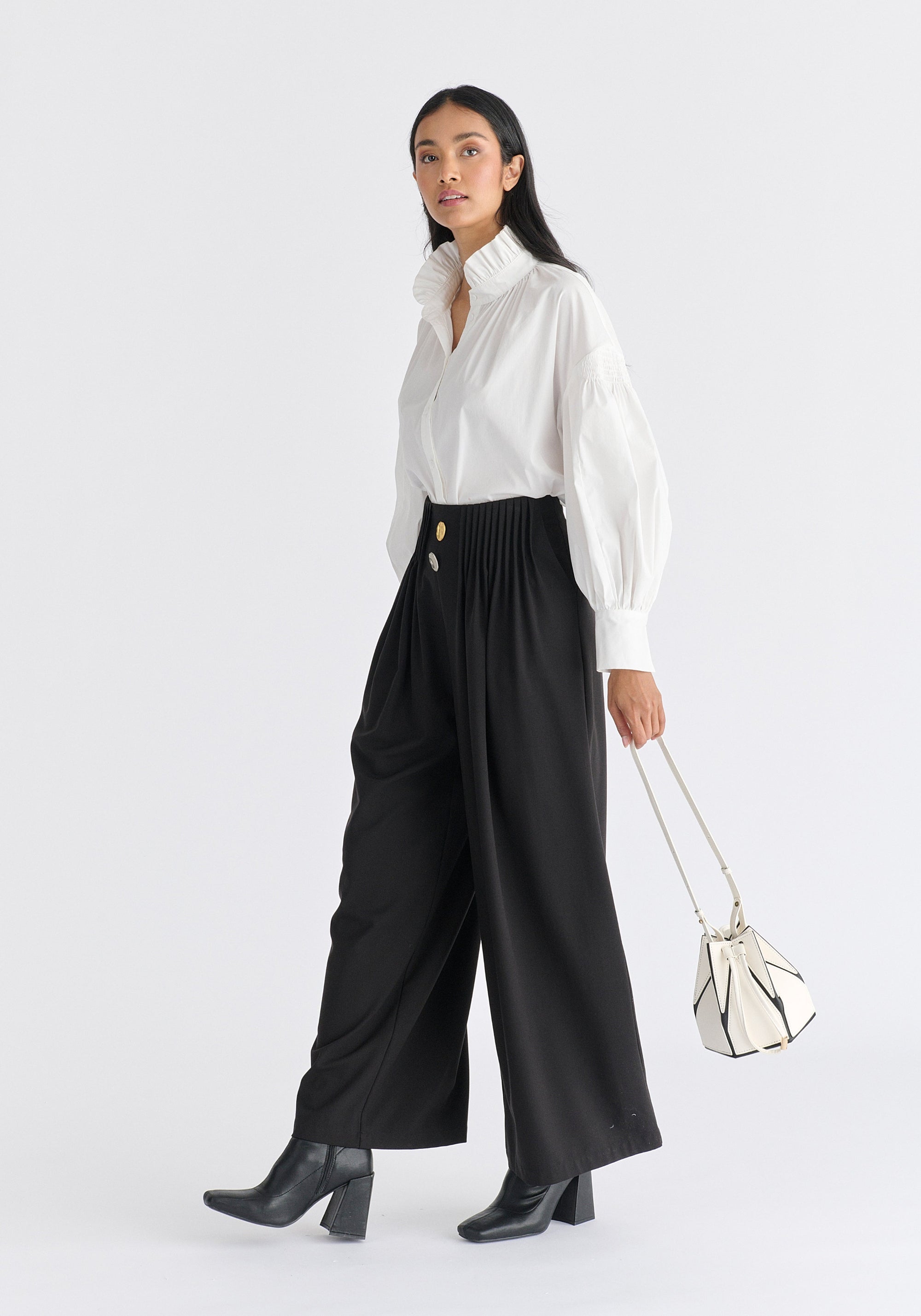 Hexagon Drawstring Bucket Bag in White and Black Side