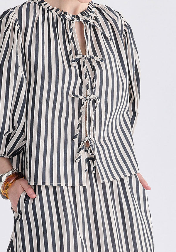 Tie Front Puff Sleeves Blouse