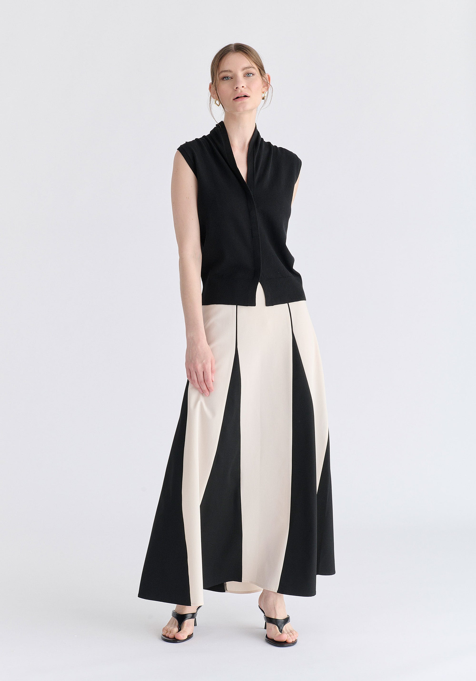 Contrast Details Maxi Skirt