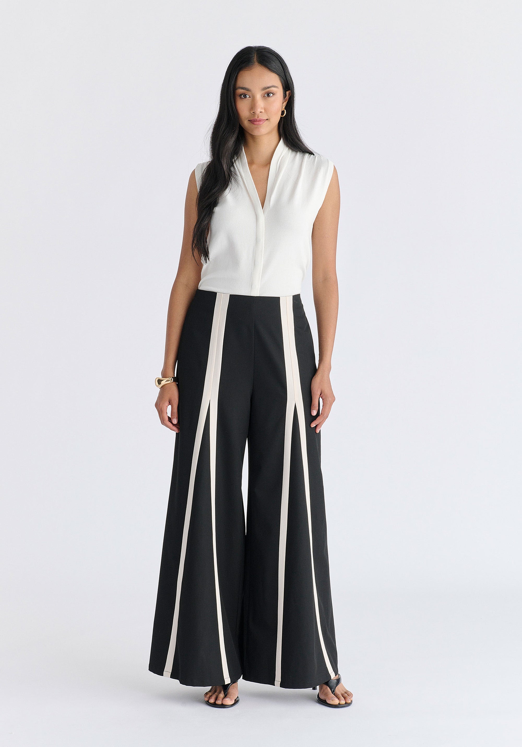 Contrast Detail Wide Leg Trousers