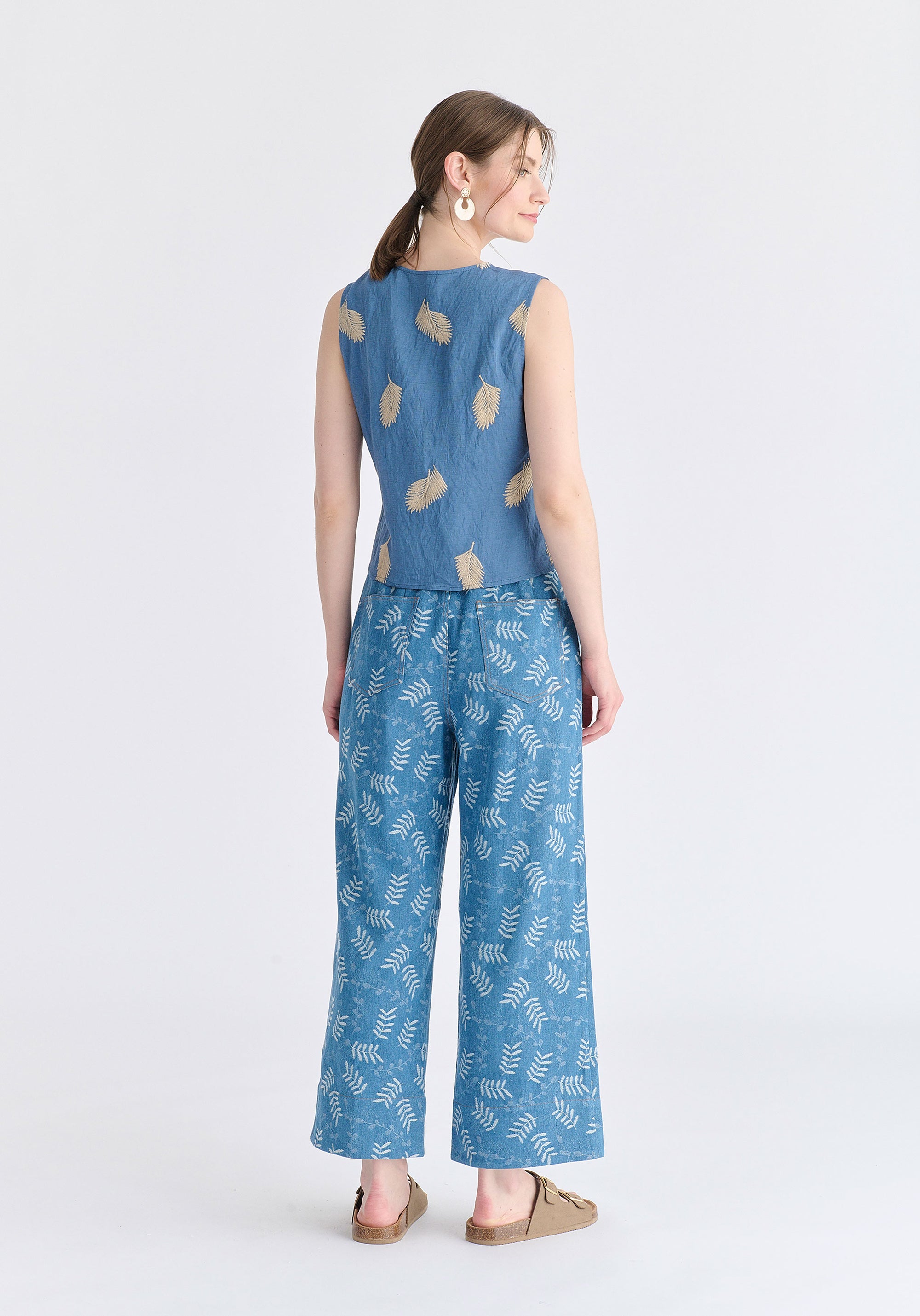 Leaf Embroidered Tie Front Waistcoat