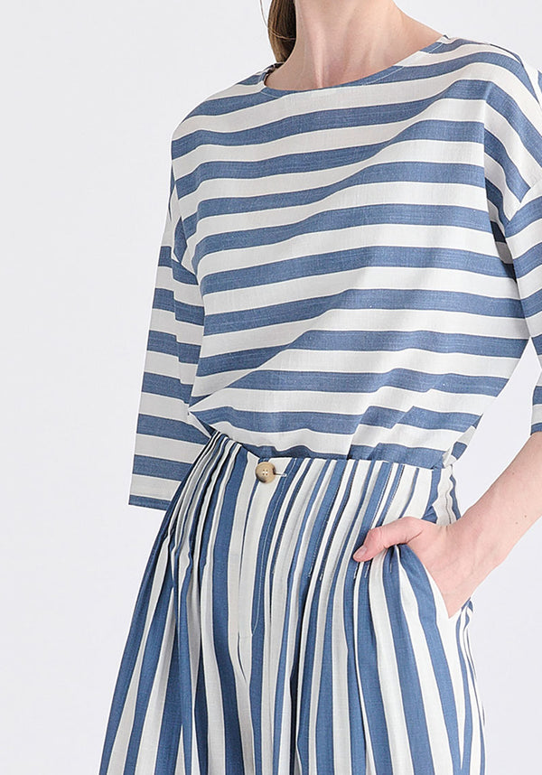 Side Splits Detail Relaxed Top in Blue and White Closeup
