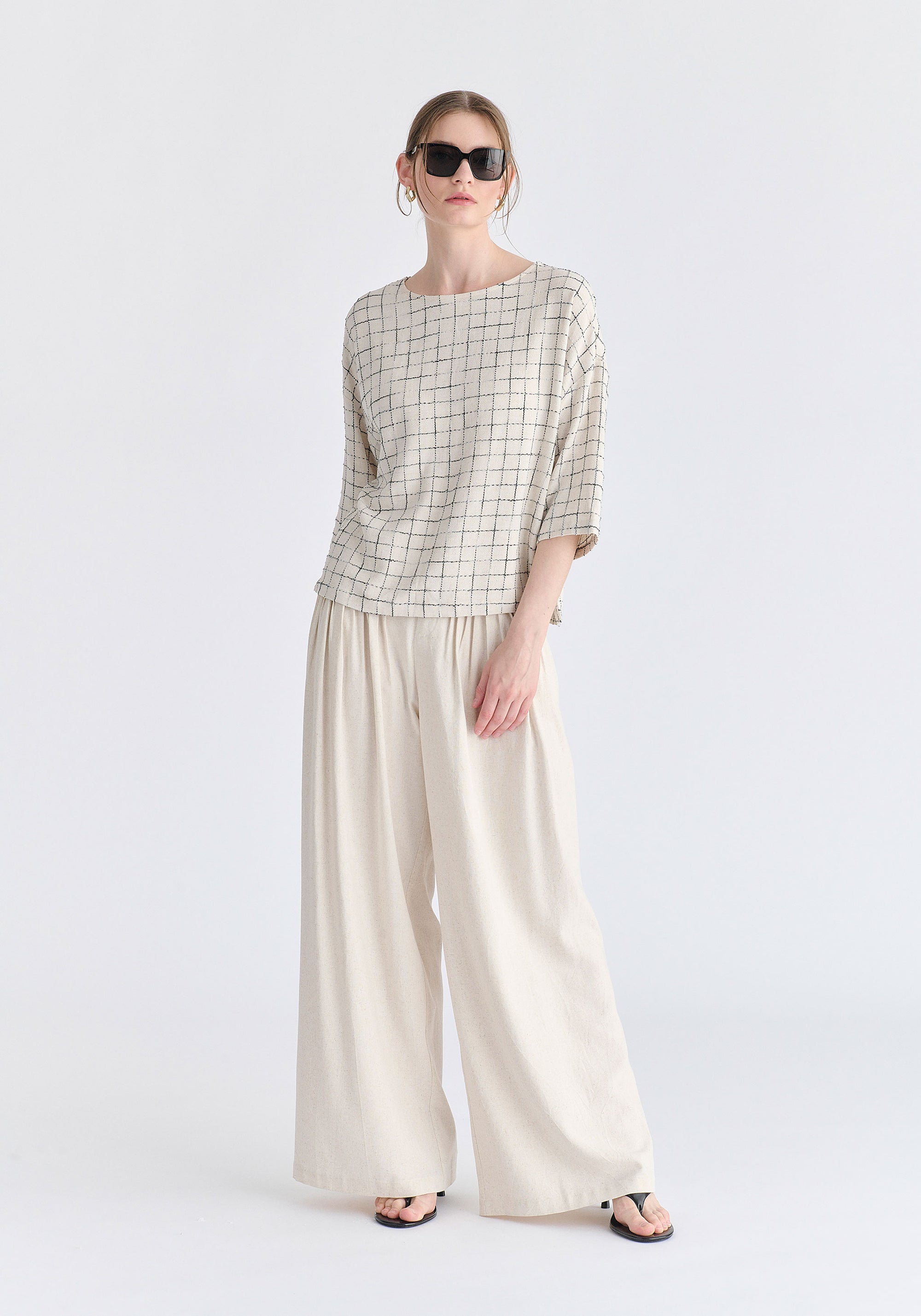Side Splits Detail Relaxed Top in Oatmeal and Black Front