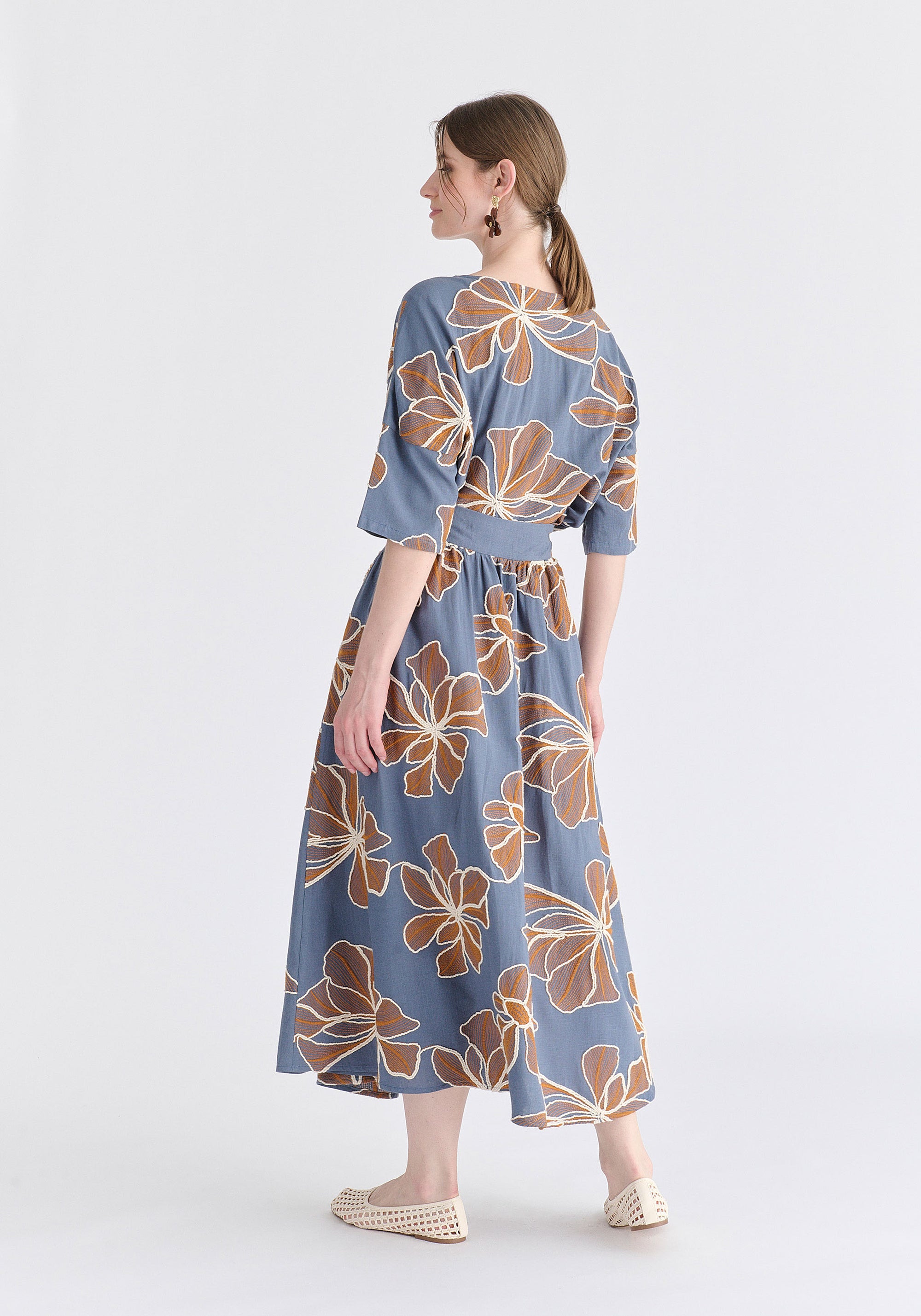 Floral Embroidered Midi Skirt in Blue Back