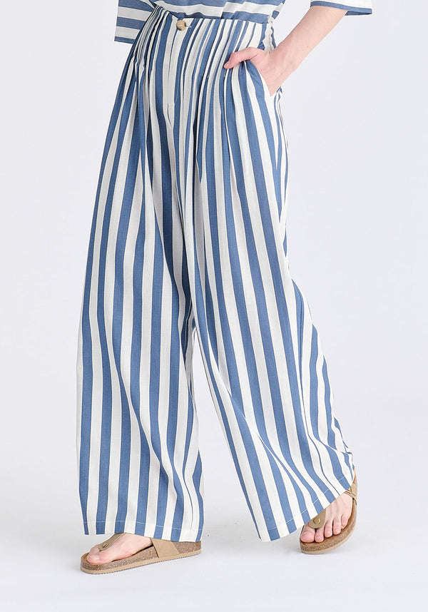 Front Pleats Detail Wide Leg Trousers in Blue and White Closeup