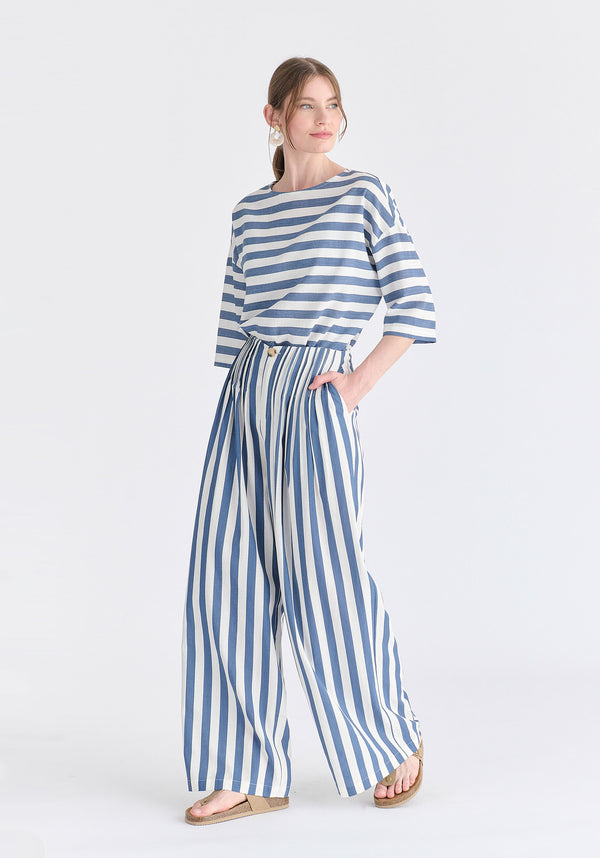 Front Pleats Detail Wide Leg Trousers in Blue and White Side