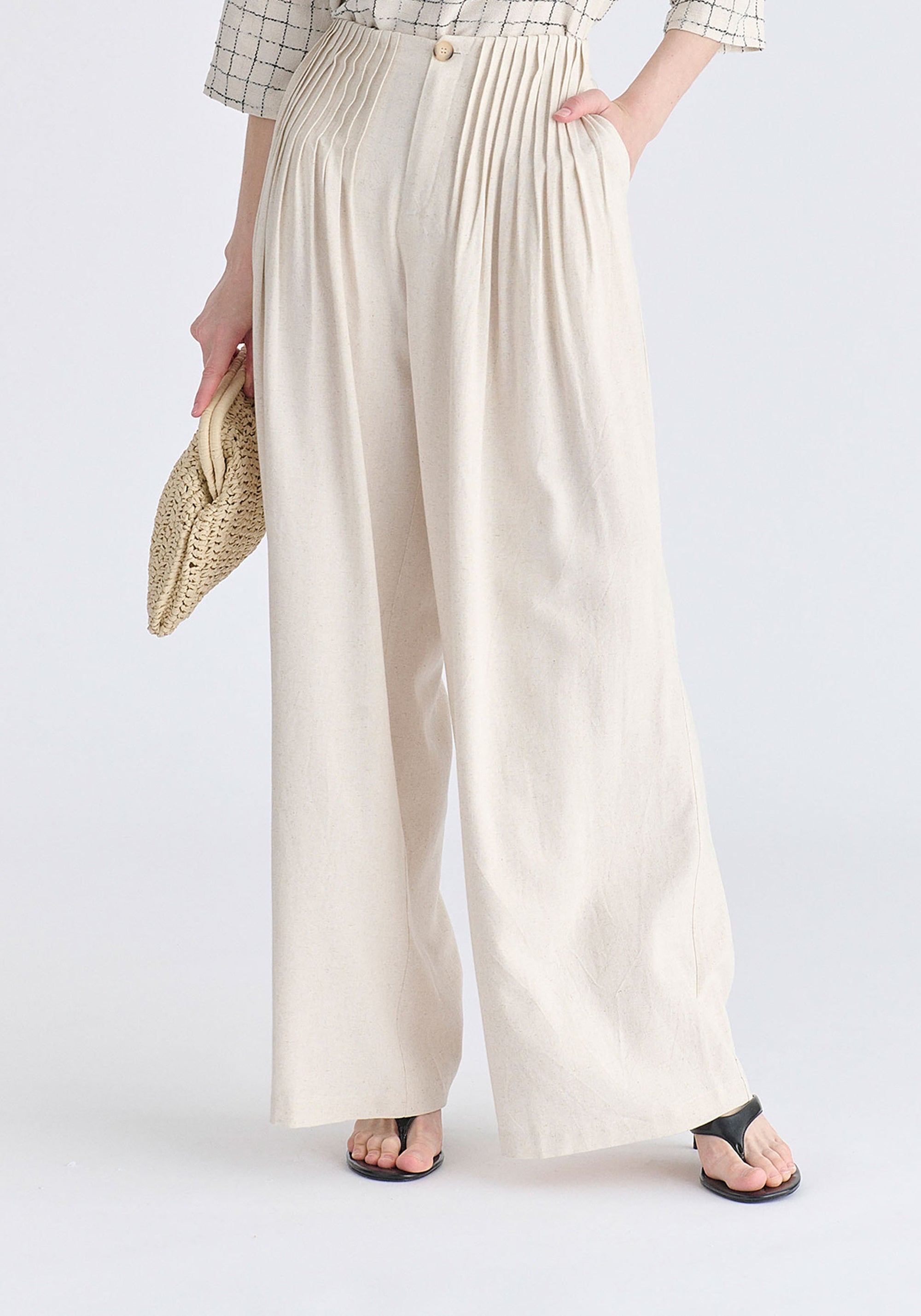 Front Pleats Detail Wide Leg Trousers in Oatmeal Closeup