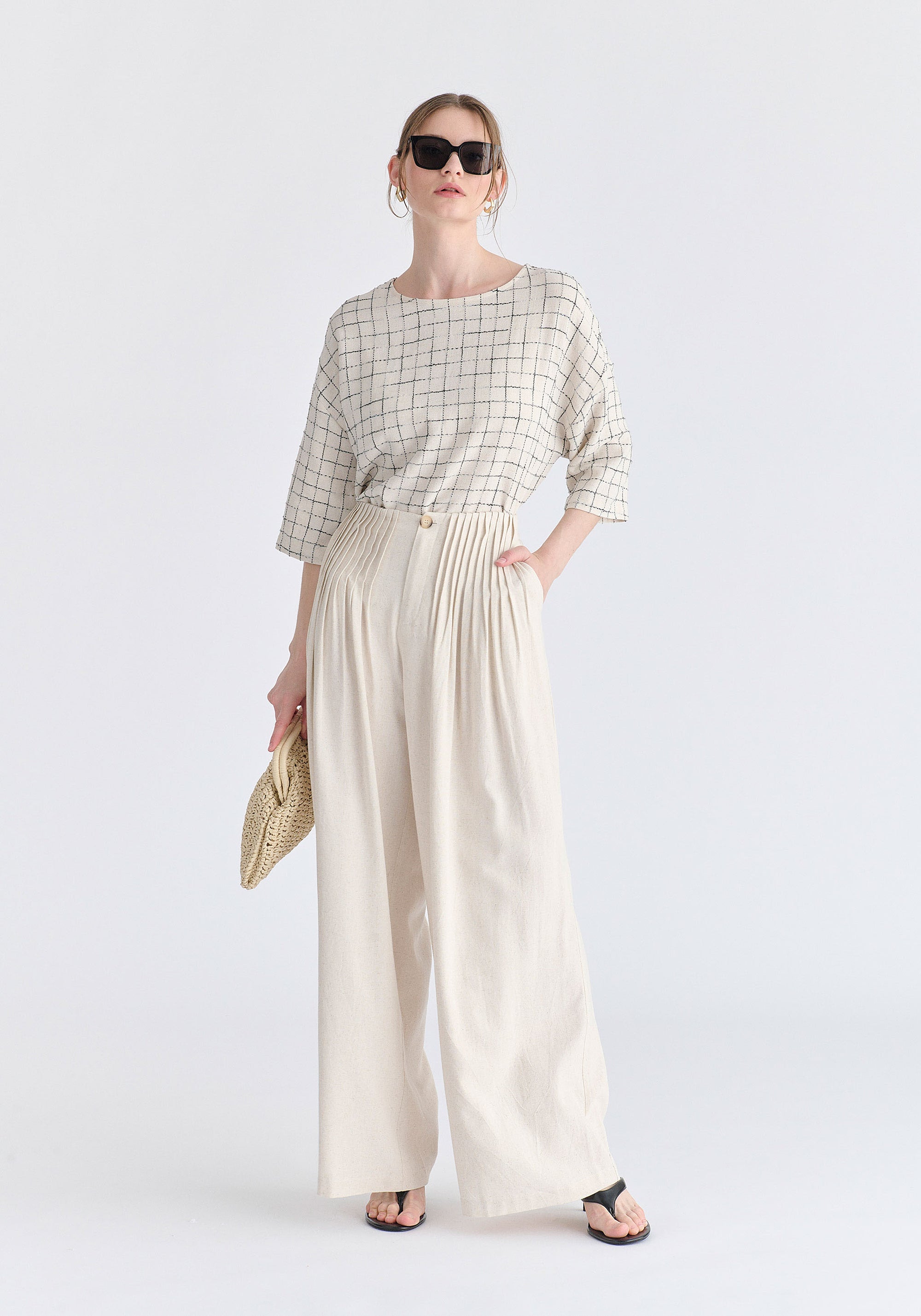 Front Pleats Detail Wide Leg Trousers in Oatmeal Front