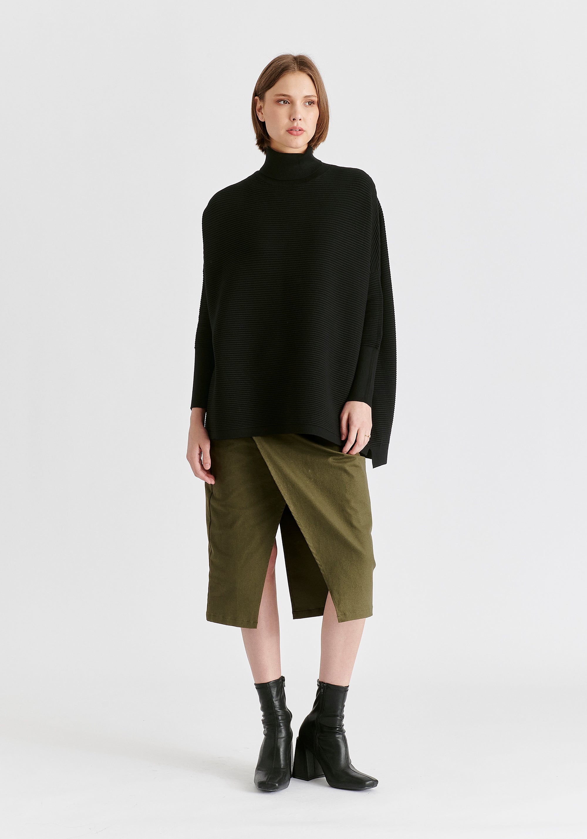 Paisie Turtleneck Ribbed Jumper in Black