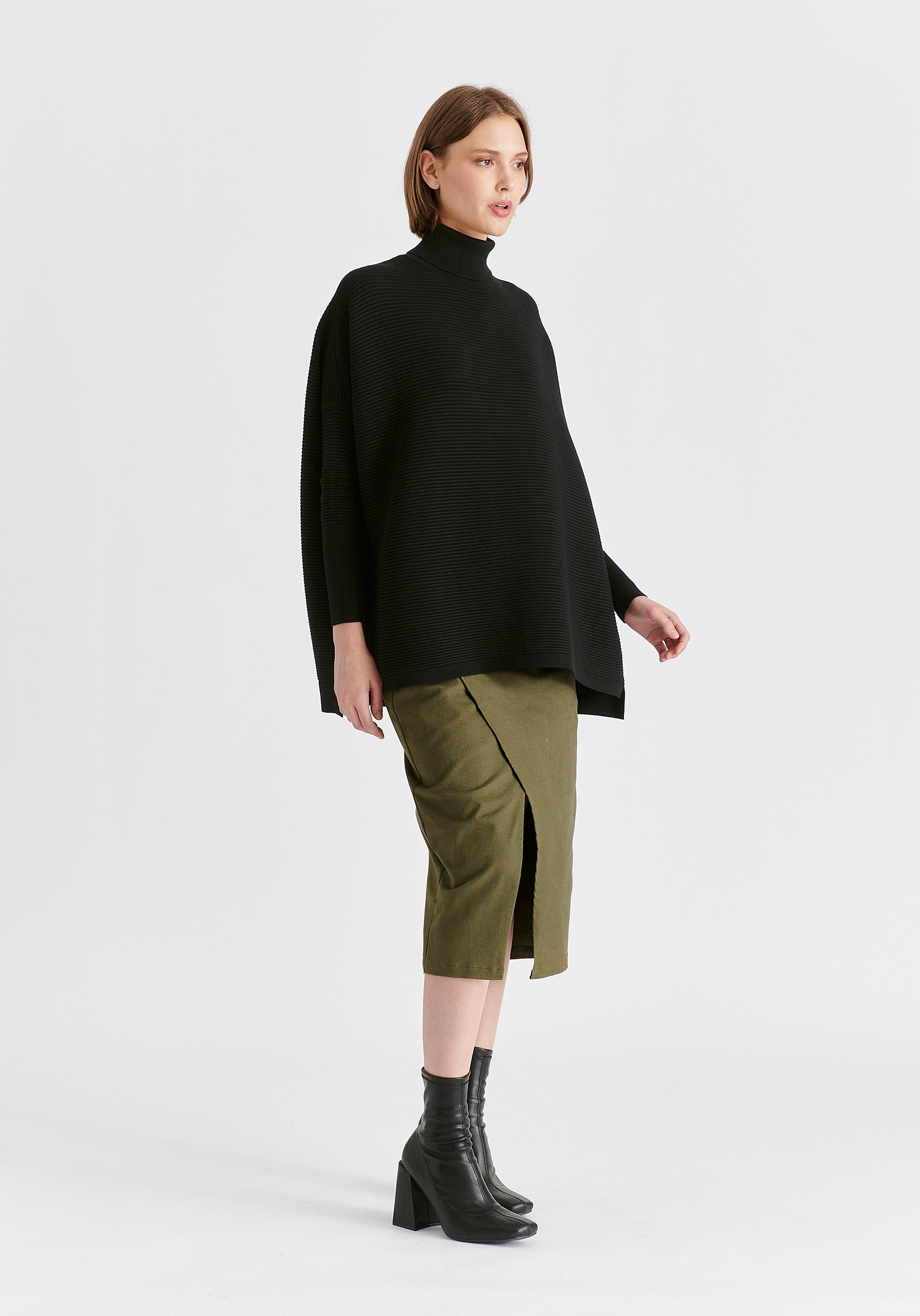 Paisie Turtleneck Ribbed Jumper in Black Side