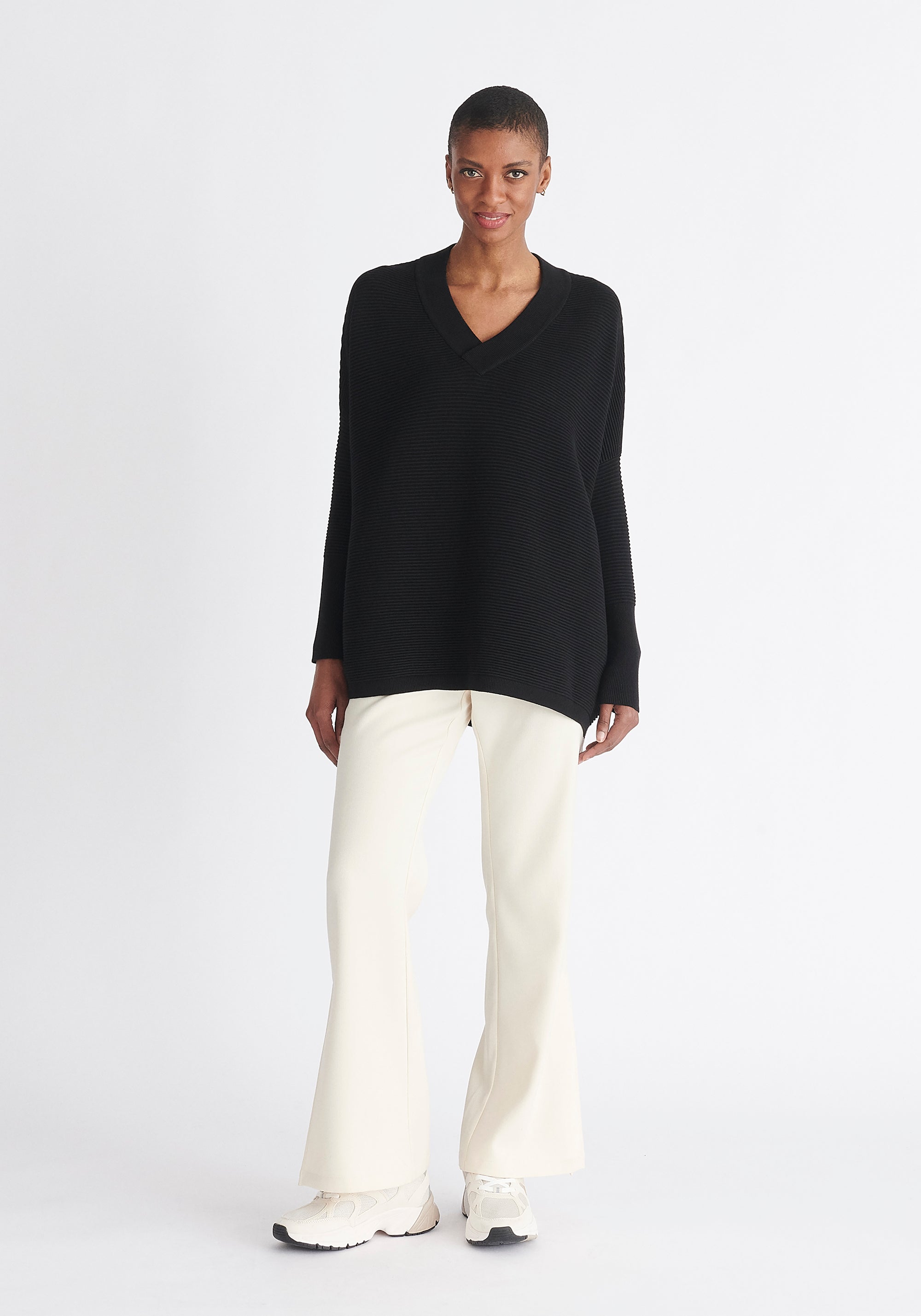 Paisie V-Neck Ribbed Jumper in Black