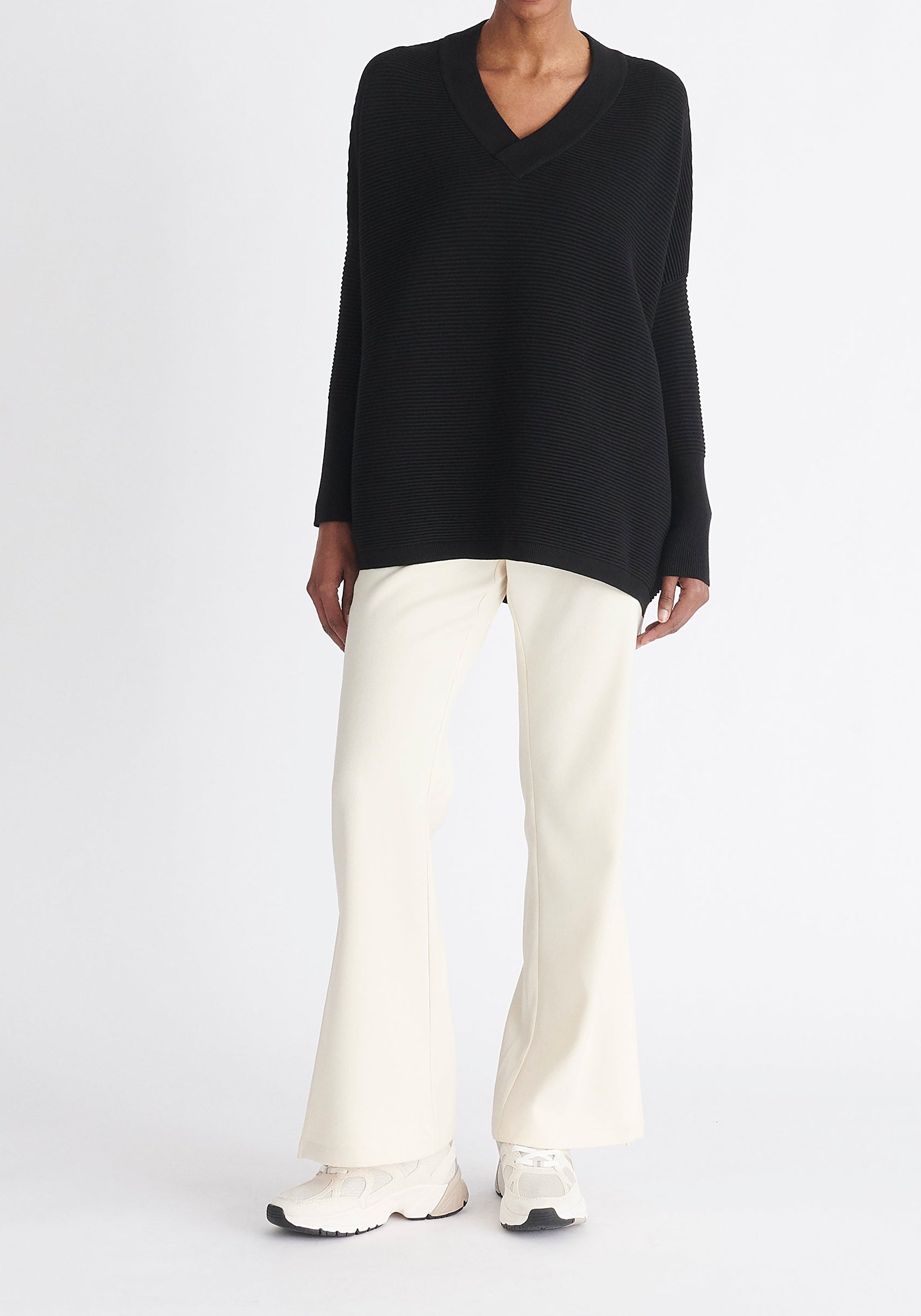 Paisie V-Neck Ribbed Jumper in Black