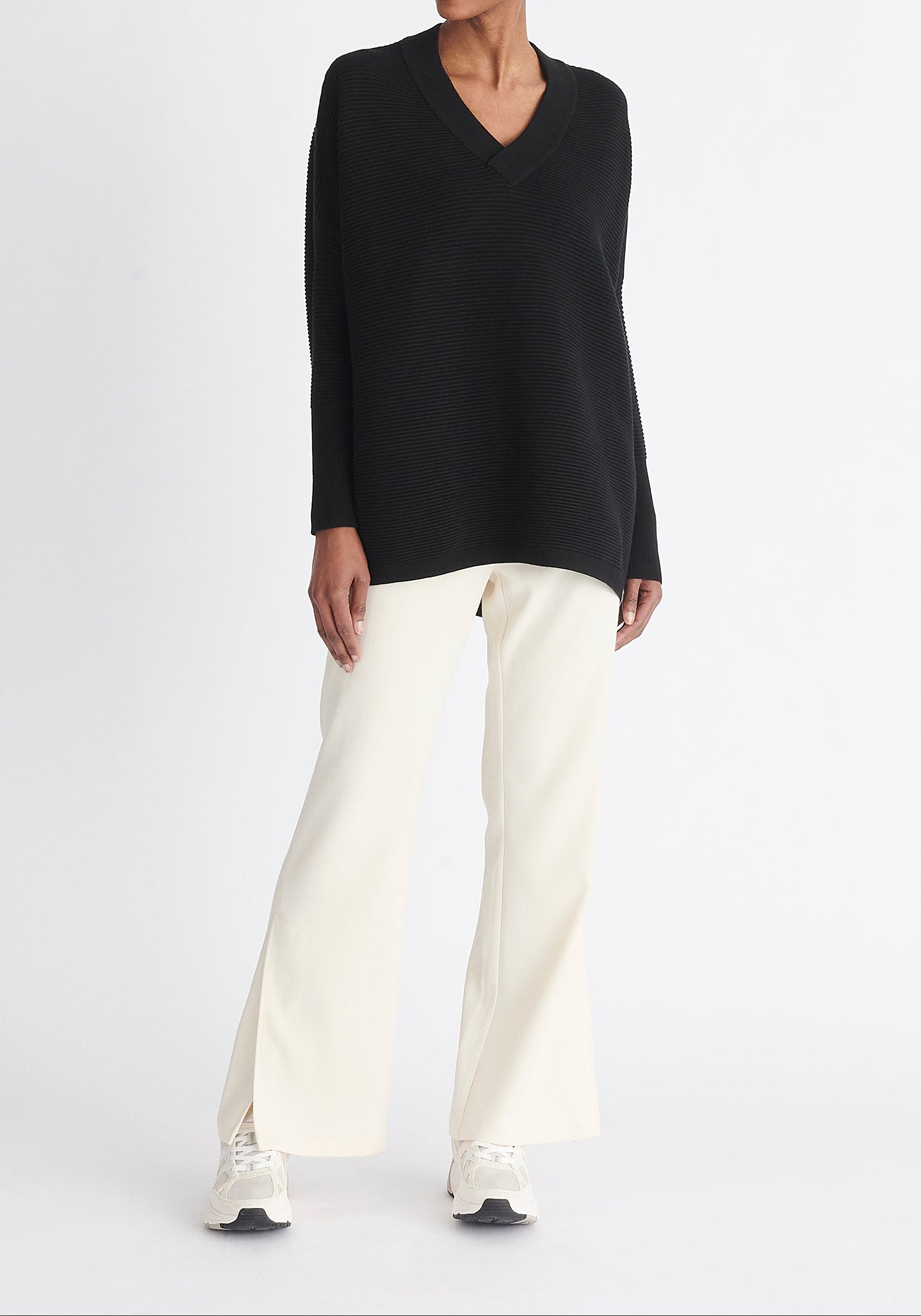 Paisie V-Neck Ribbed Jumper in Black