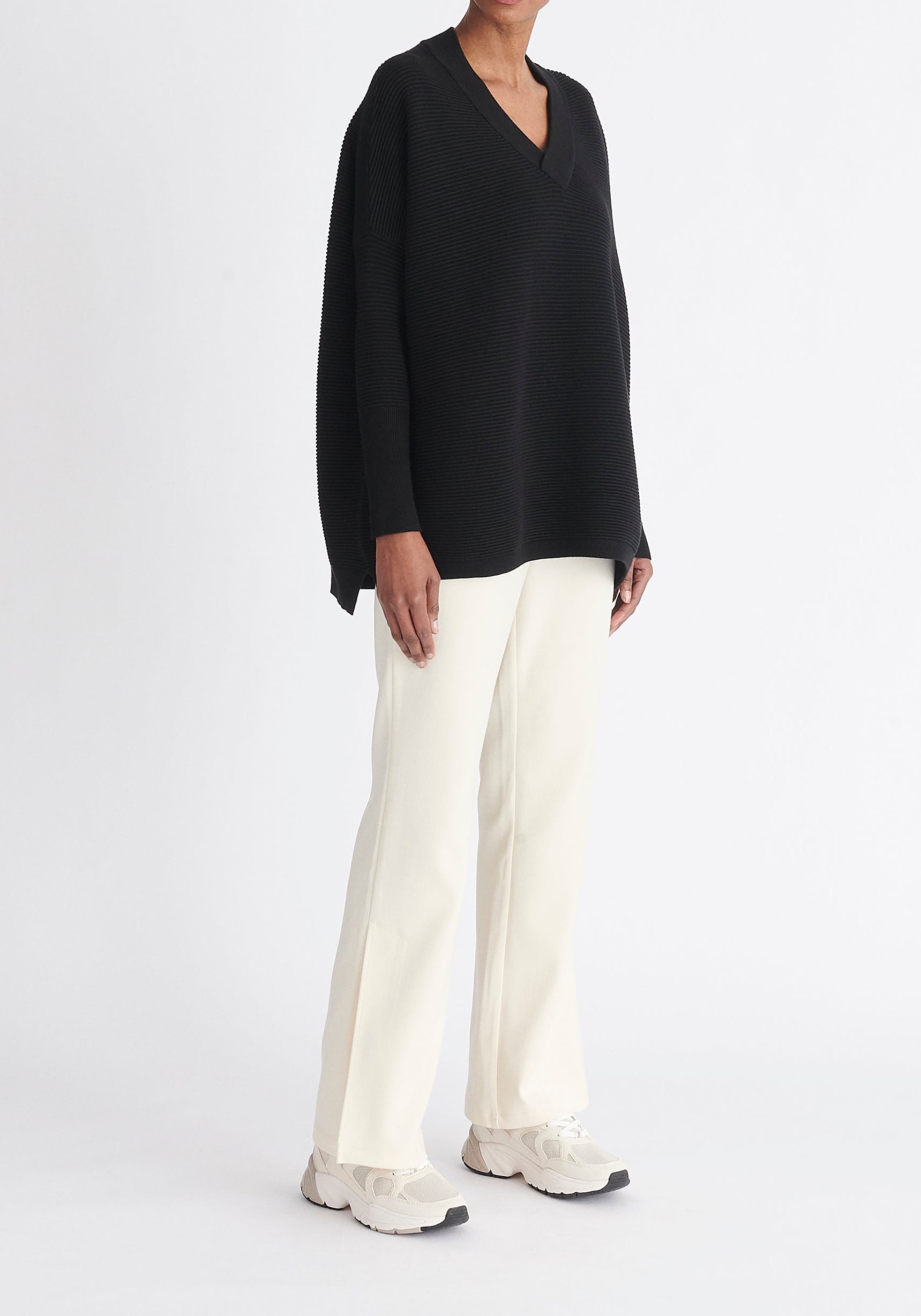 Paisie V-Neck Ribbed Jumper in Black