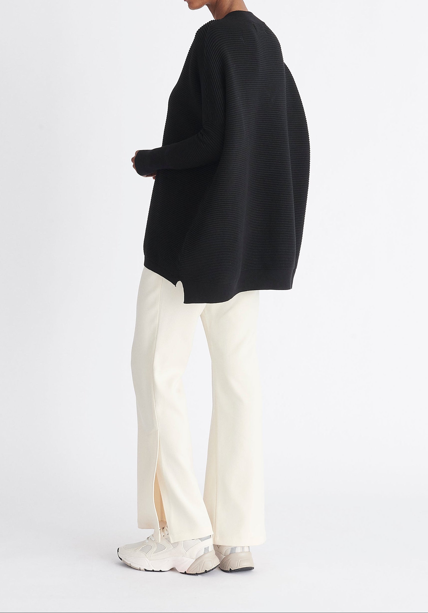 Paisie V-Neck Ribbed Jumper in Black Back