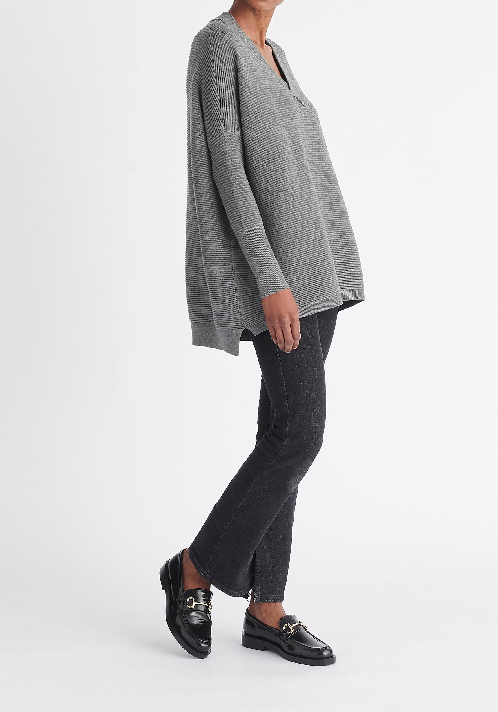 Paisie V-Neck Ribbed Jumper in Grey Side