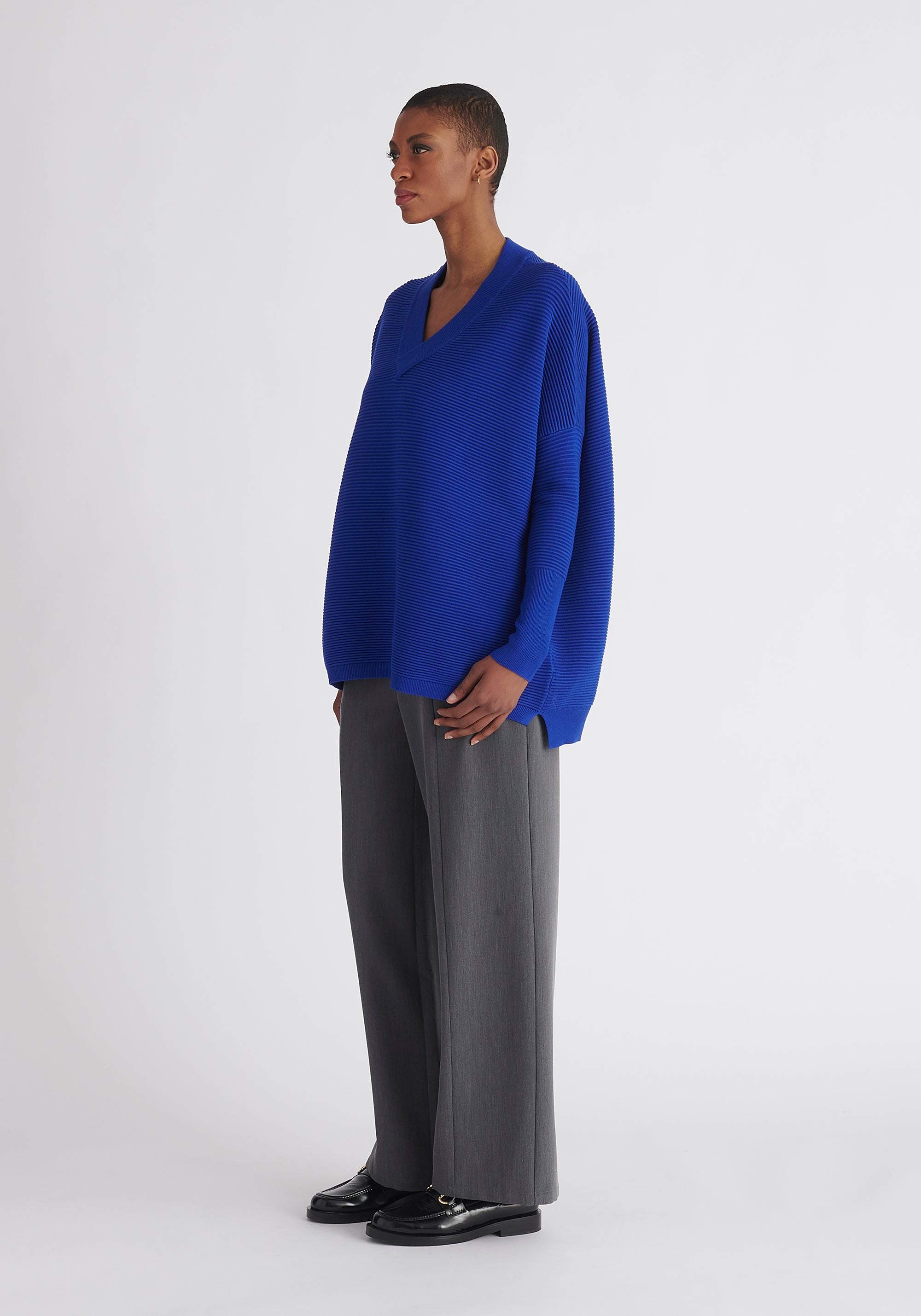 Paisie V-Neck Ribbed Jumper in Royal Blue Side