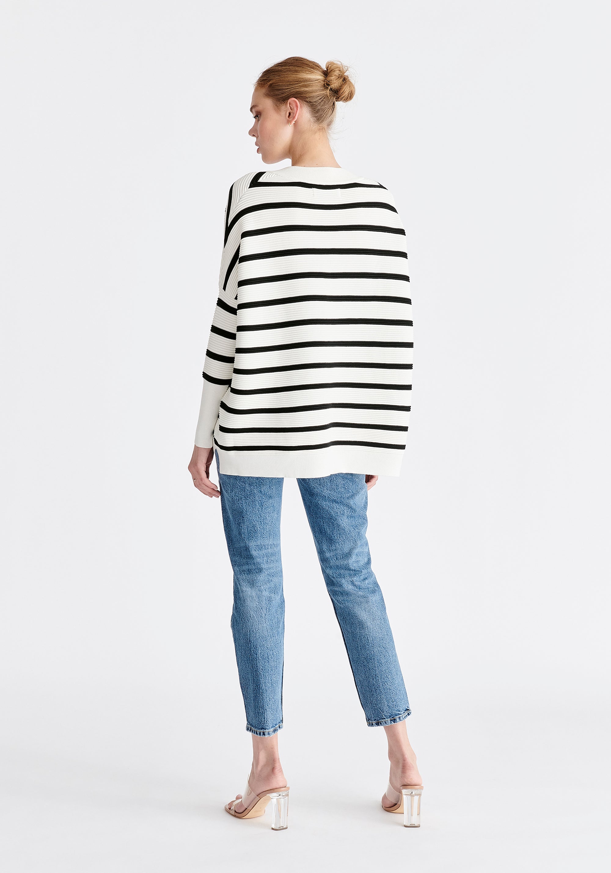 Paisie V-Neck Ribbed Jumper in White and Black Back