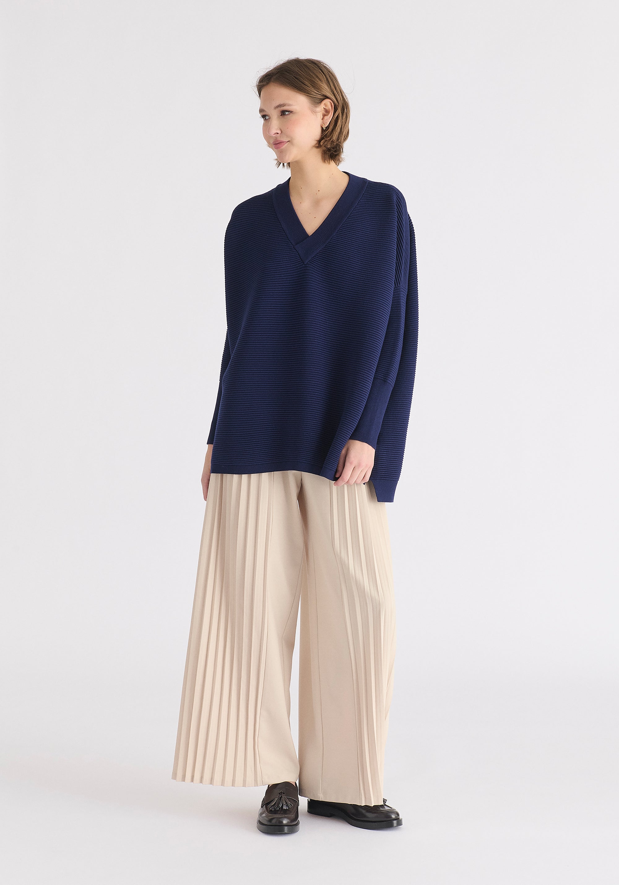 Paisie V-Neck Ribbed Jumper in Navy Front