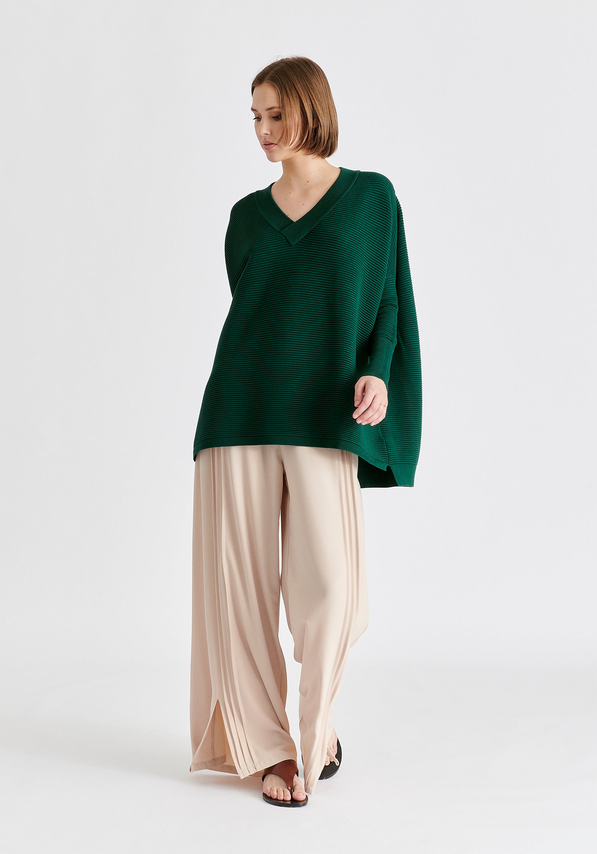 Paisie V-Neck Ribbed Jumper In Dark Green Side