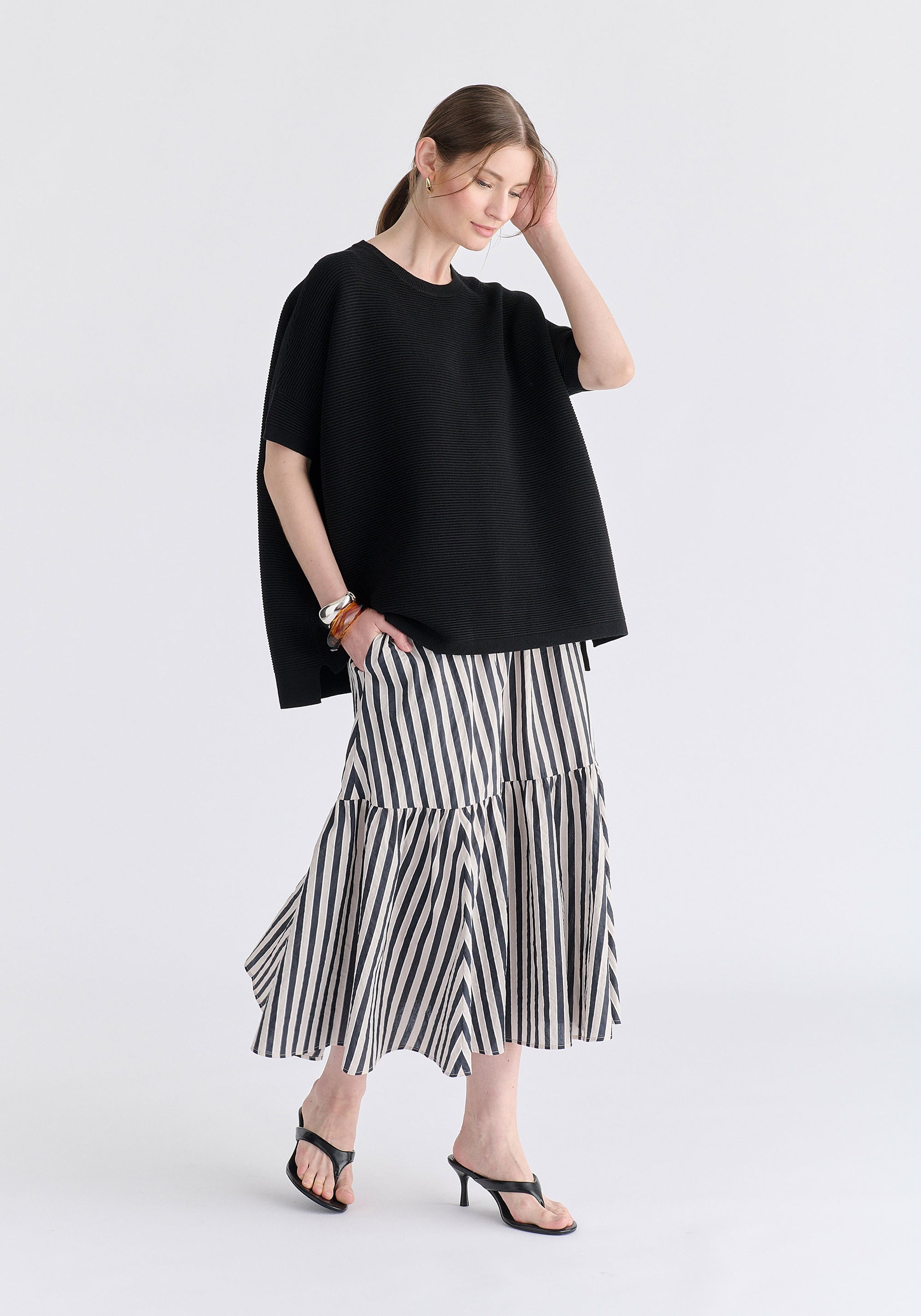 Paisie Short Sleeve Ribbed Jumper in Black Side