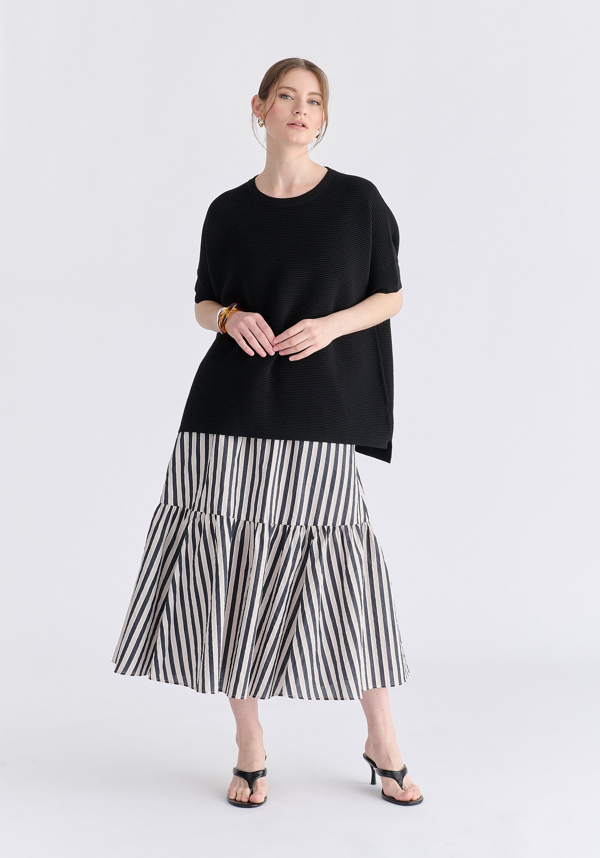 Paisie Short Sleeve Ribbed Jumper in Black Front