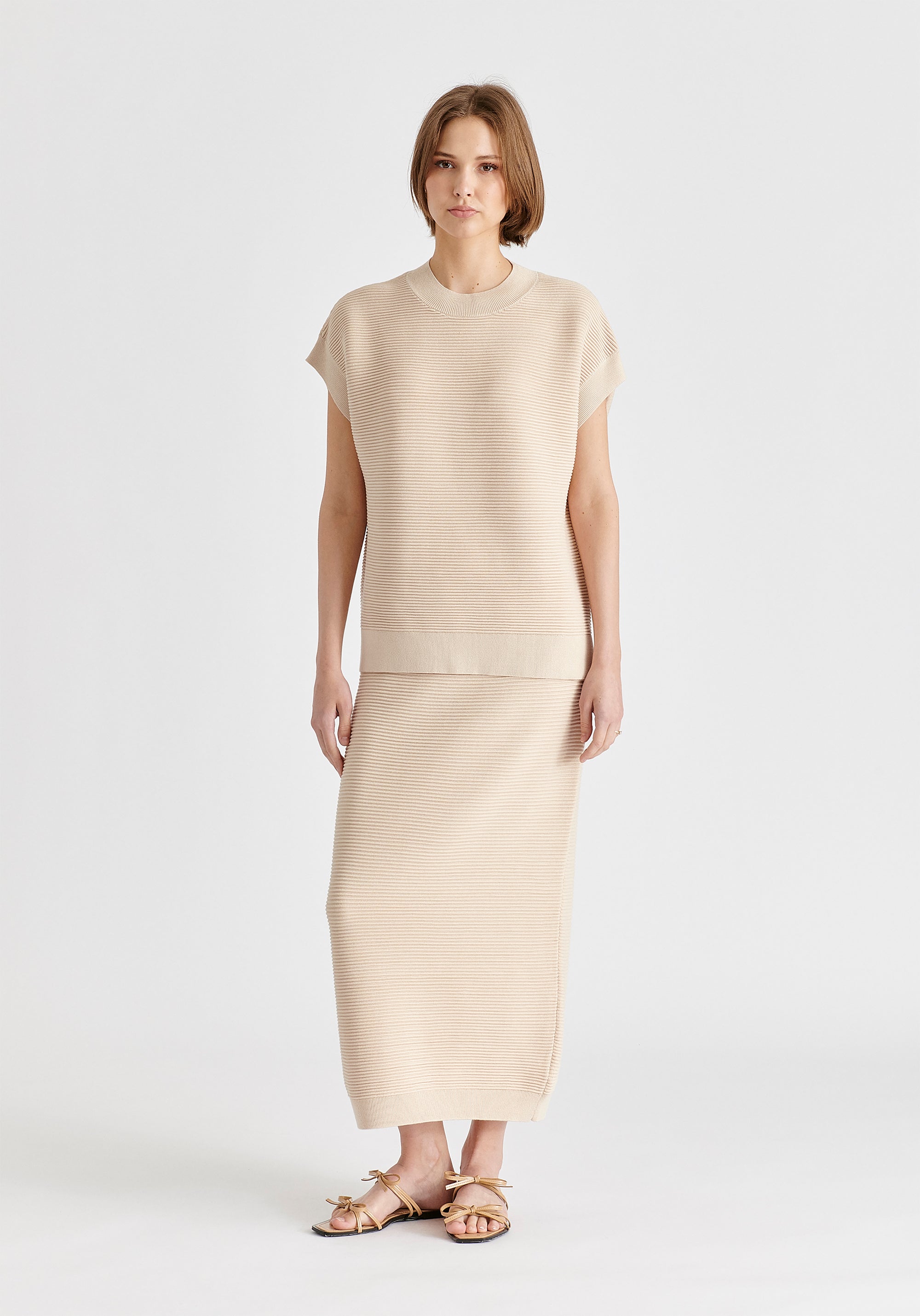 Mock Neck Sleeveless Ribbed Jumper In Beige