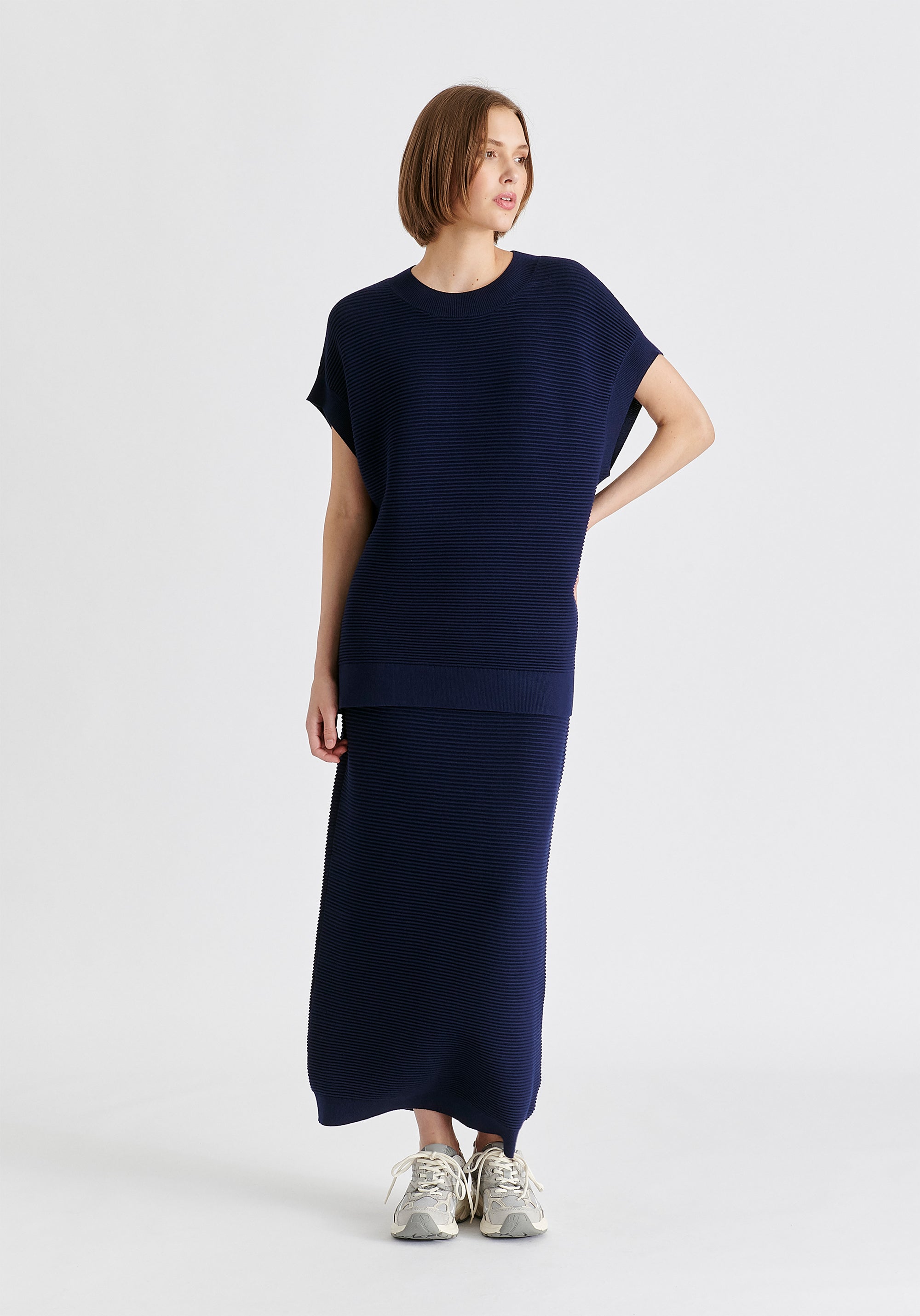 Mock Neck Sleeveless Ribbed Jumper In Navy Front