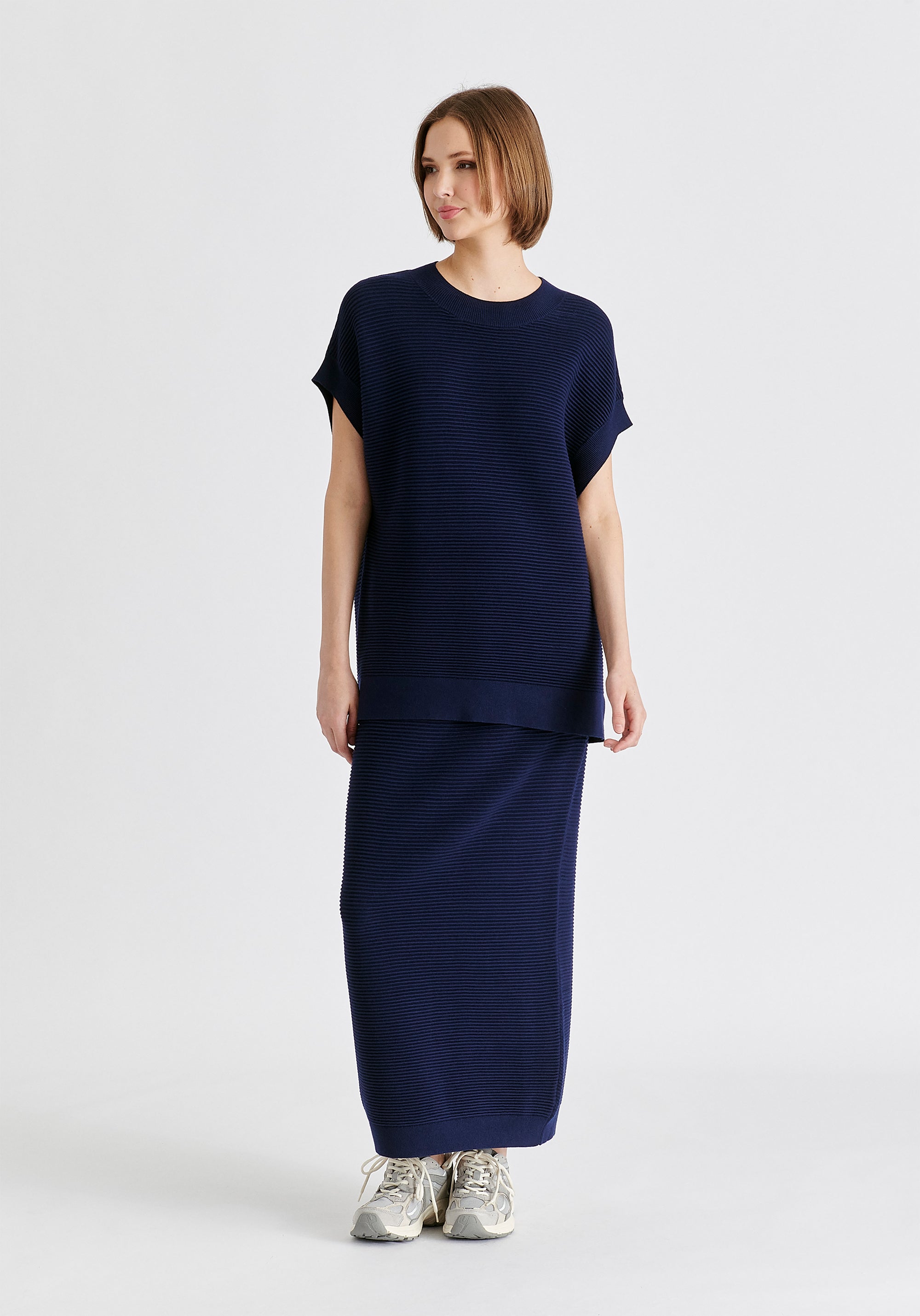 Mock Neck Sleeveless Ribbed Jumper In Navy Front
