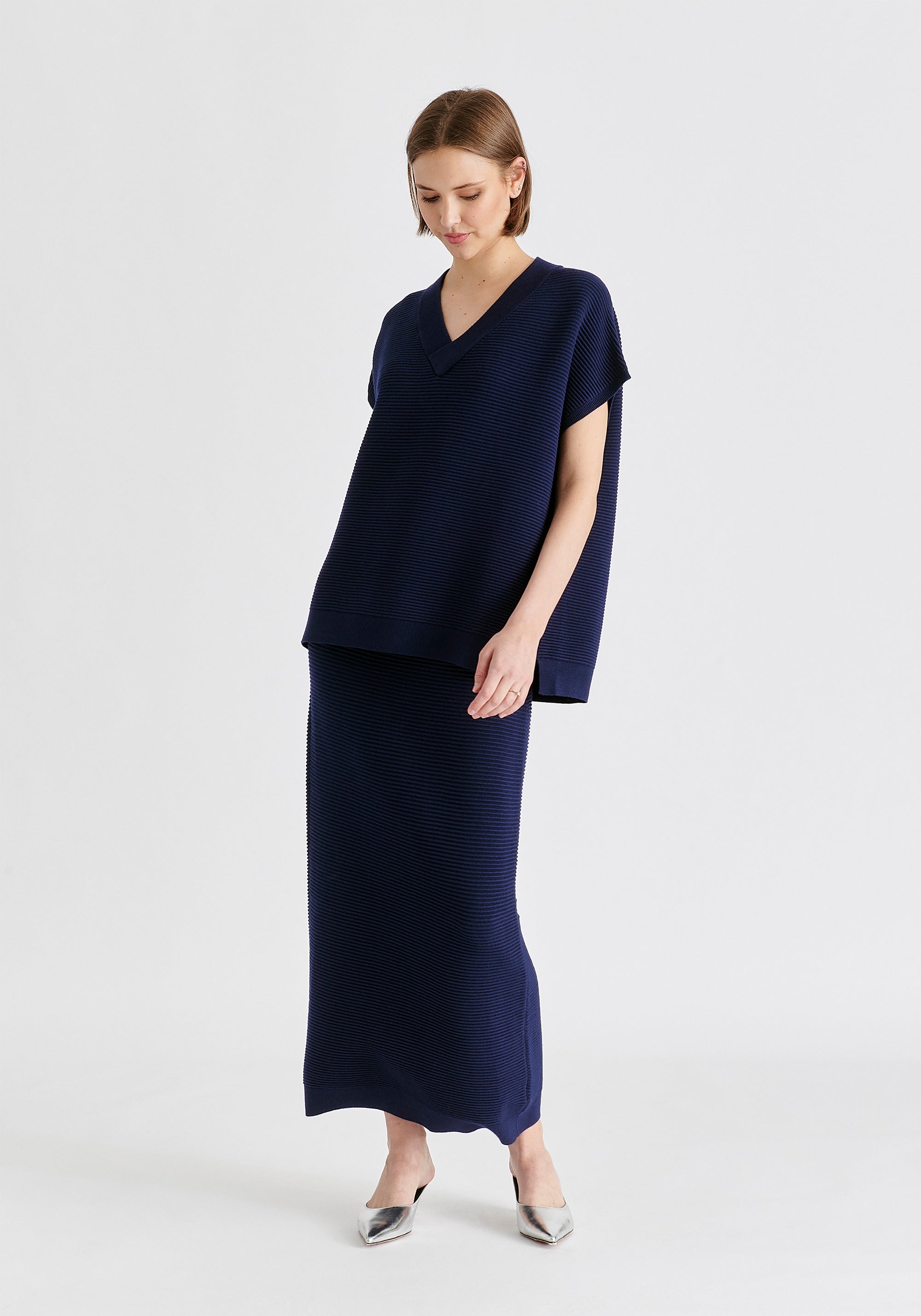 V-Neck Sleeveless Ribbed Jumper In Navy