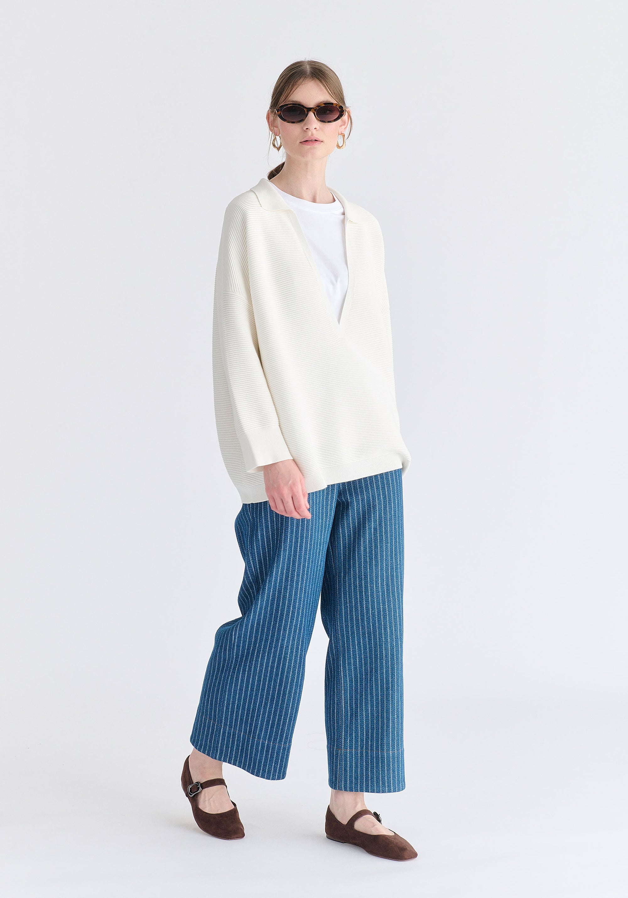Low Cut Polo Collar Ribbed Jumper in White Side