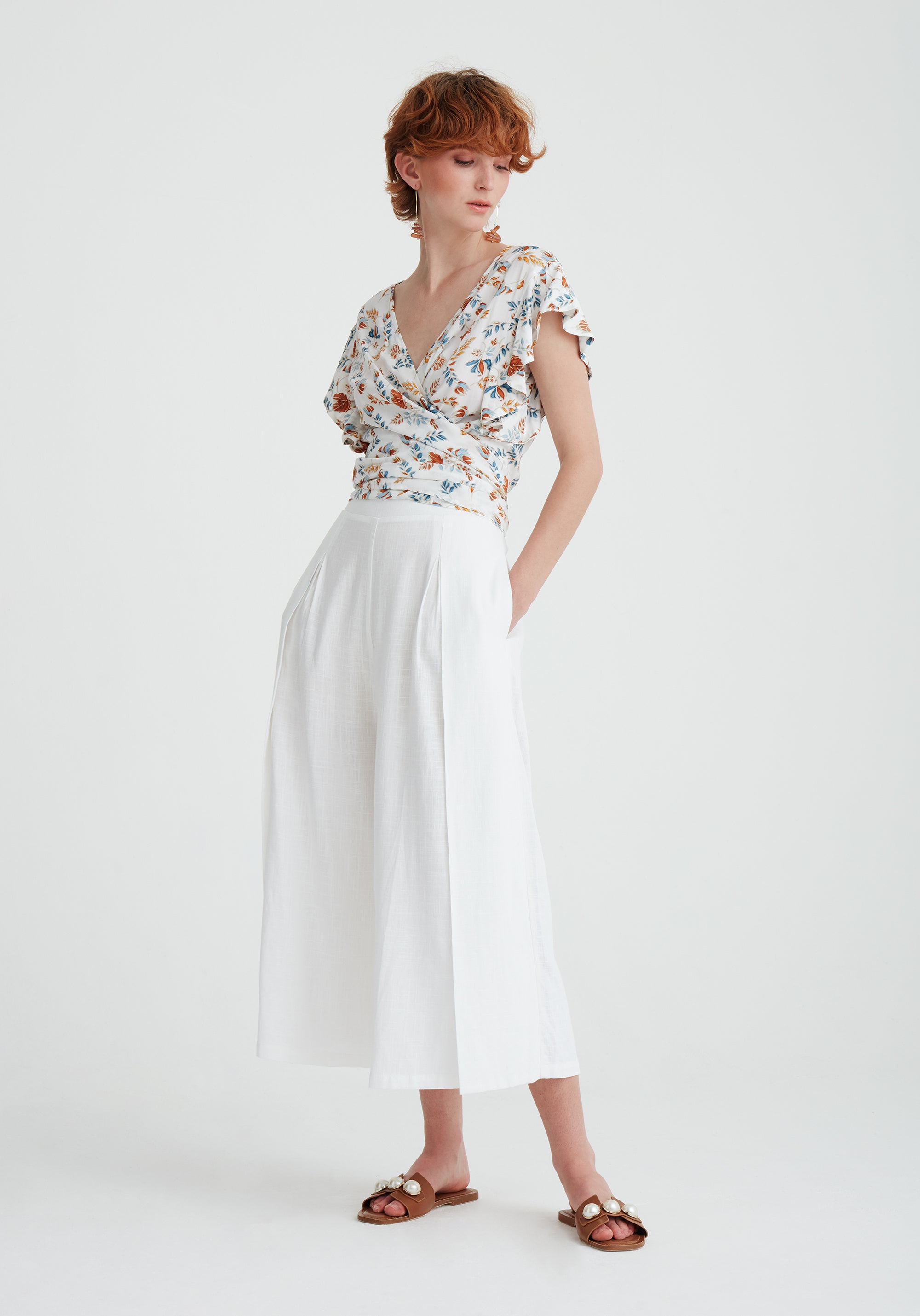 Paisie Linen Blend Culottes with Side Splits in White