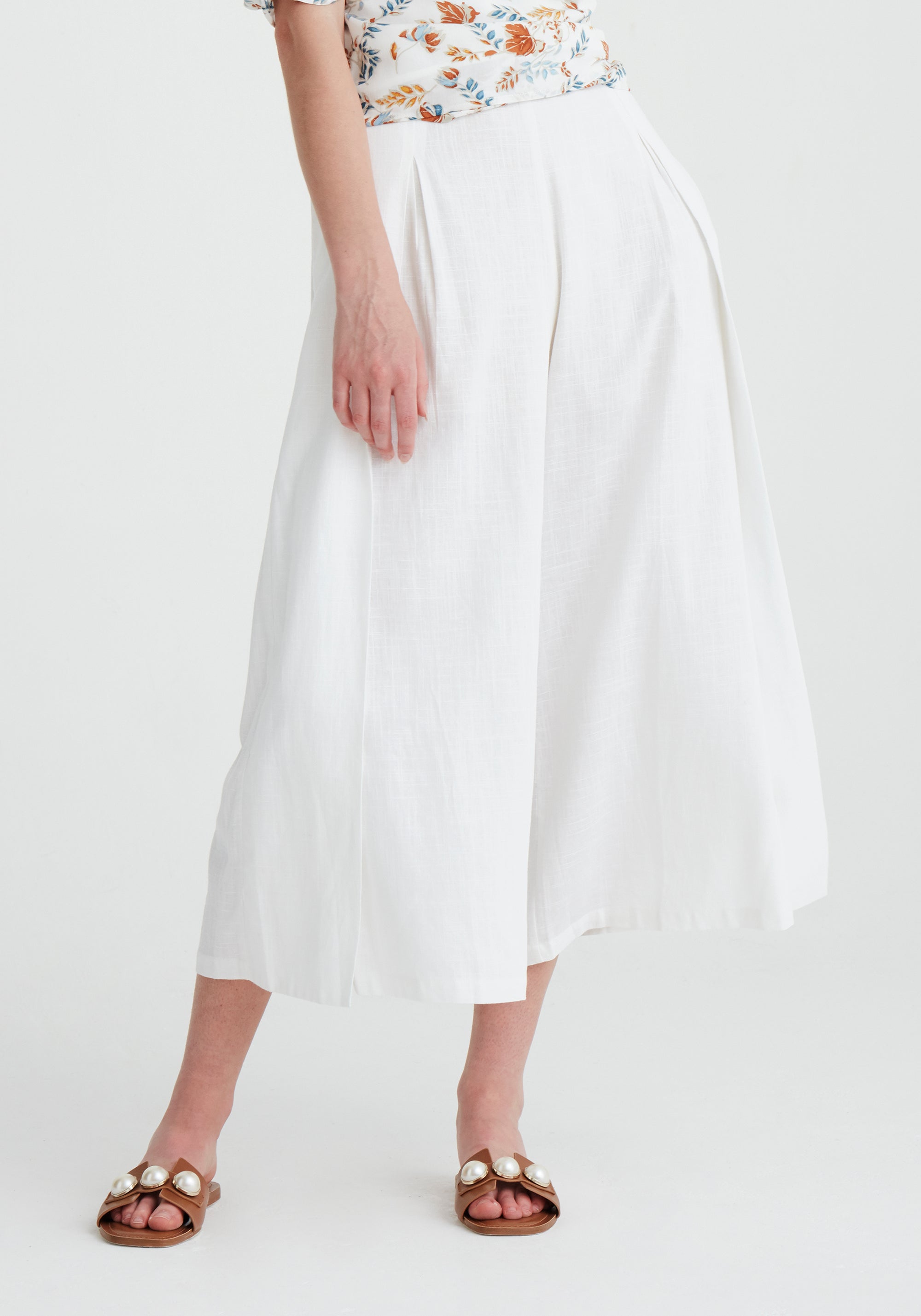 Paisie Linen Blend Culottes with Side Splits in White